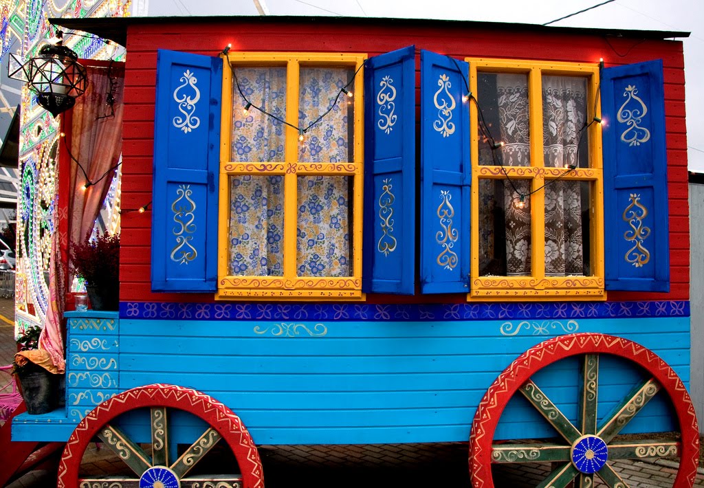 Il carrozzone comunista