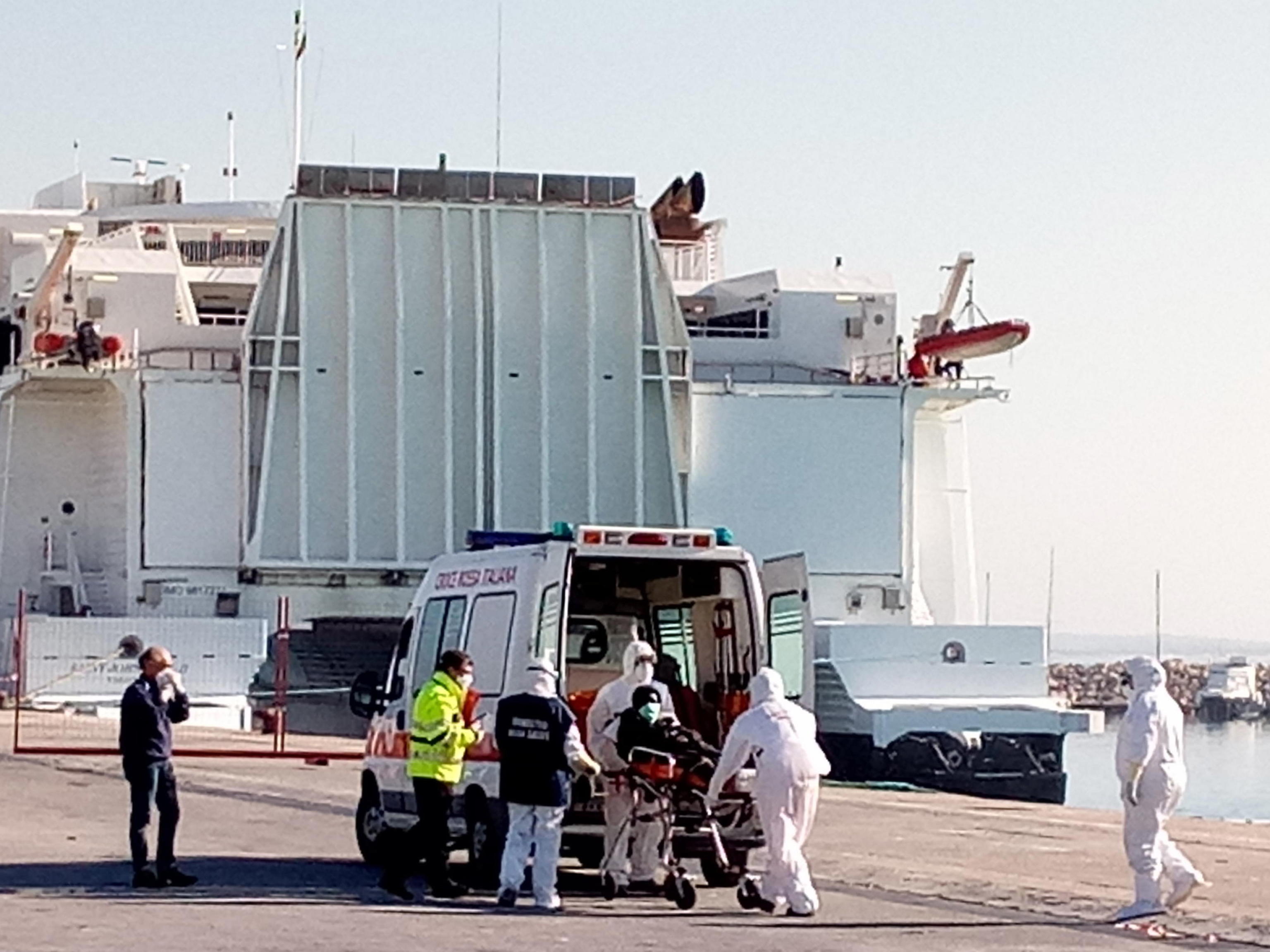 Sbarchi in massa di irregolari: ci risiamo