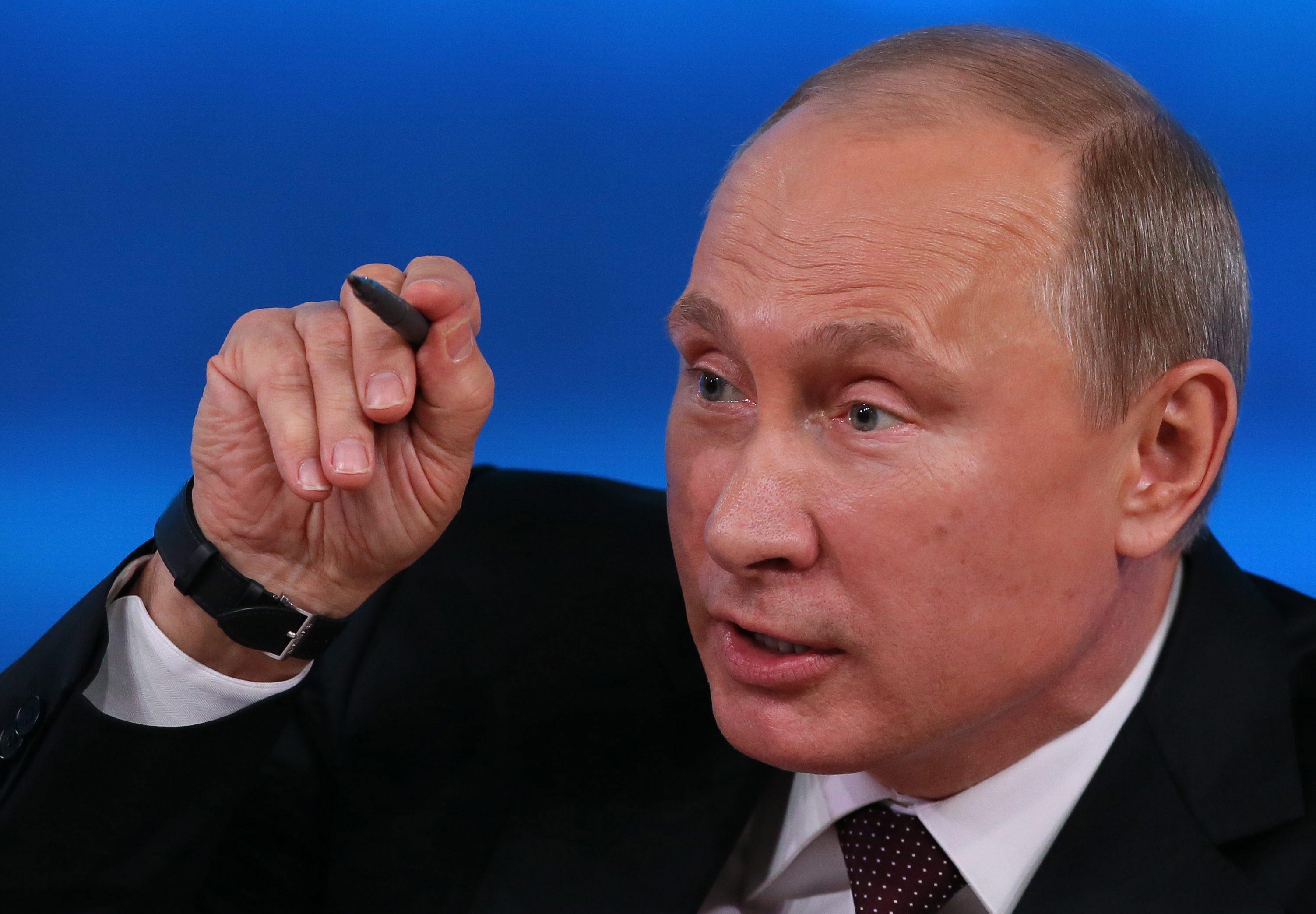 Putin minaccia l’intervento militare in Bielorussia 
