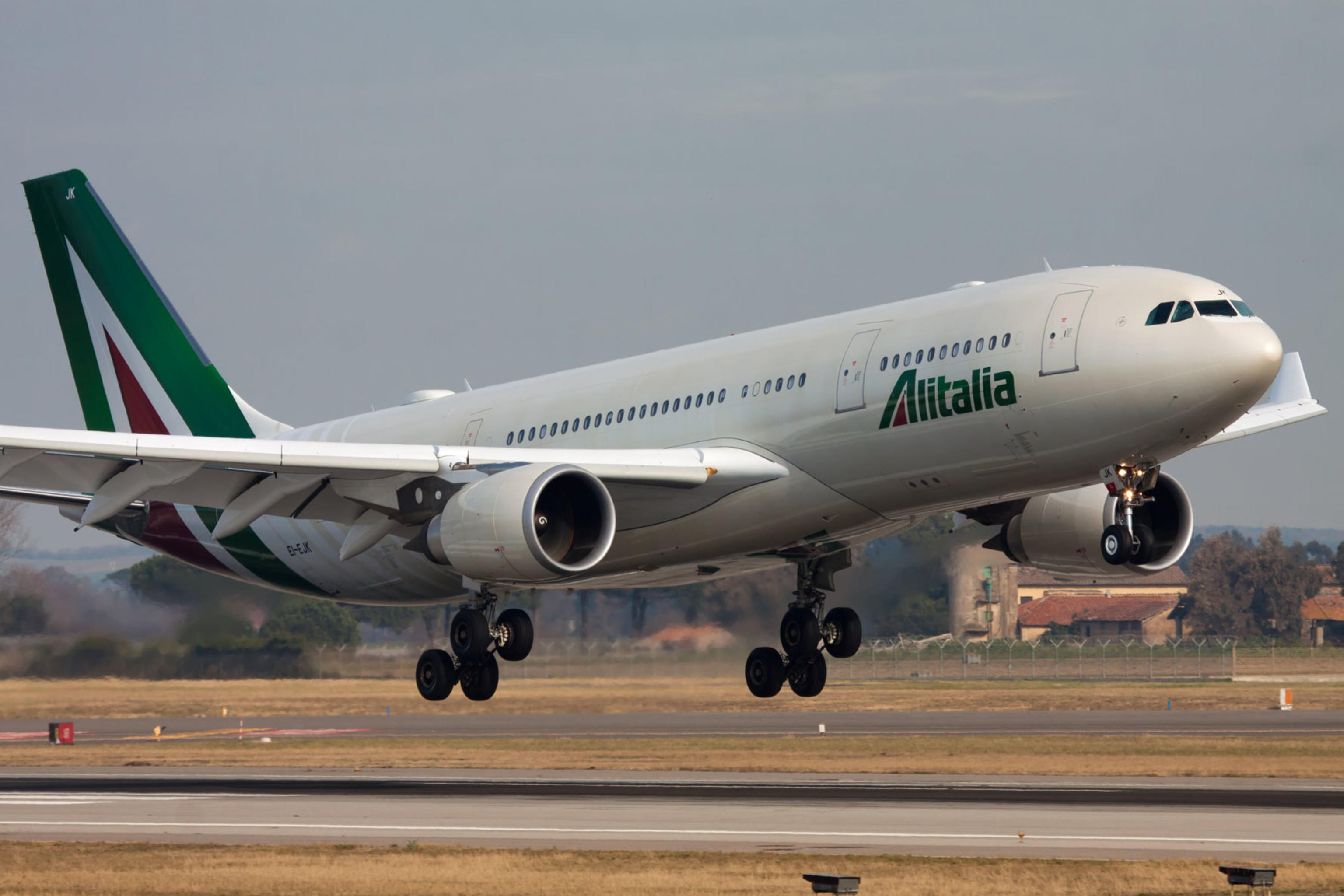 Alitalia, De Micheli: “La newco sarà in grado di produrre reddito”