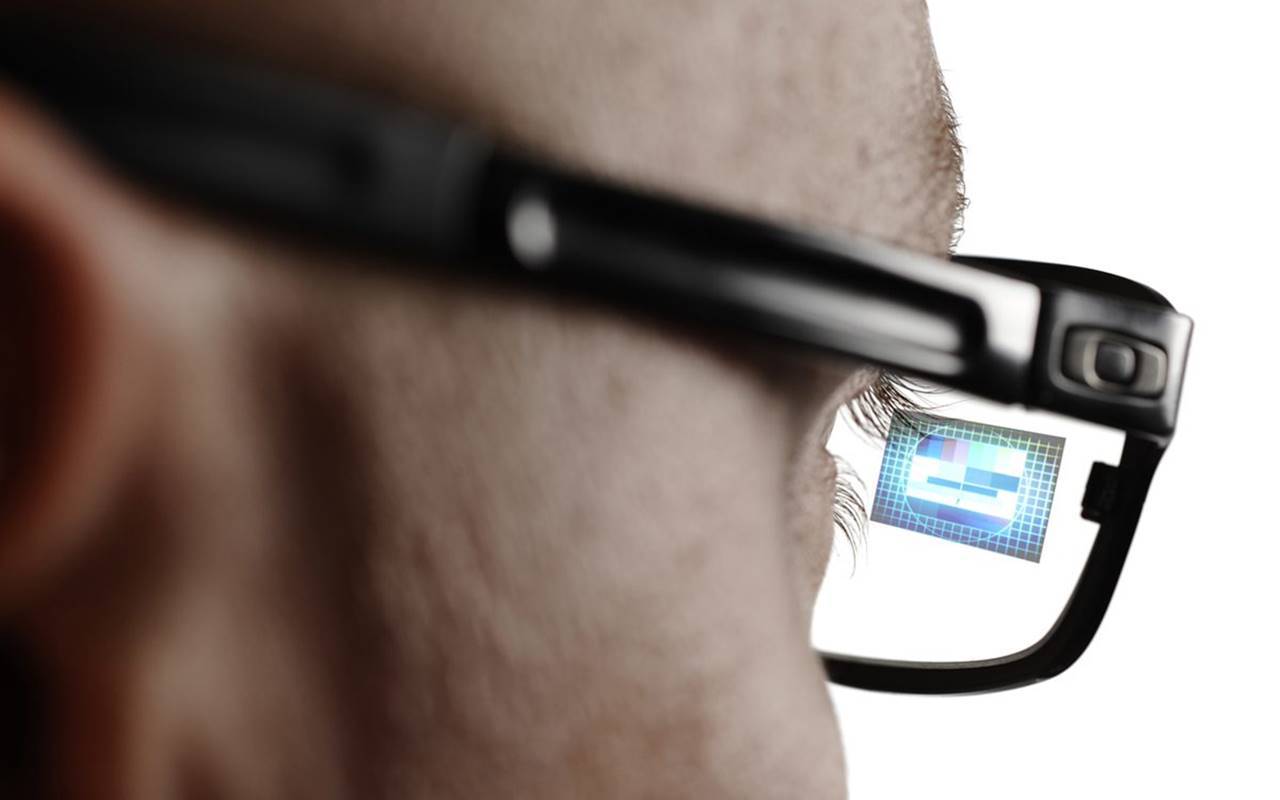 Smart glasses, partnership Facebook-EssilorLuxottica