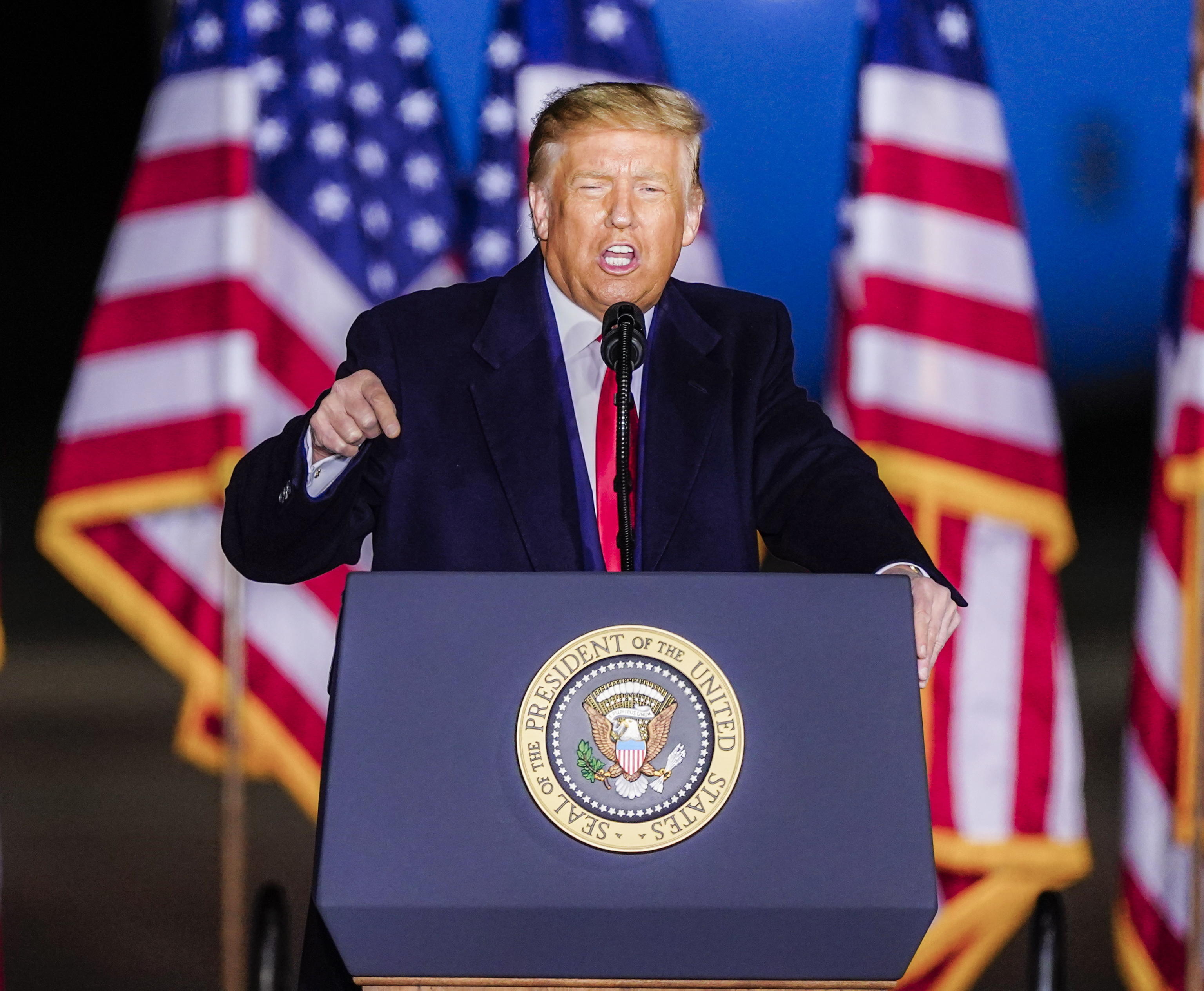 Trump sta facendo la storia, anche se i soliti noti provano a far finta di nulla