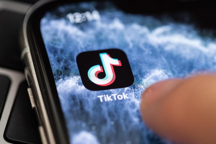 TikTok contro i contenuti dannosi
