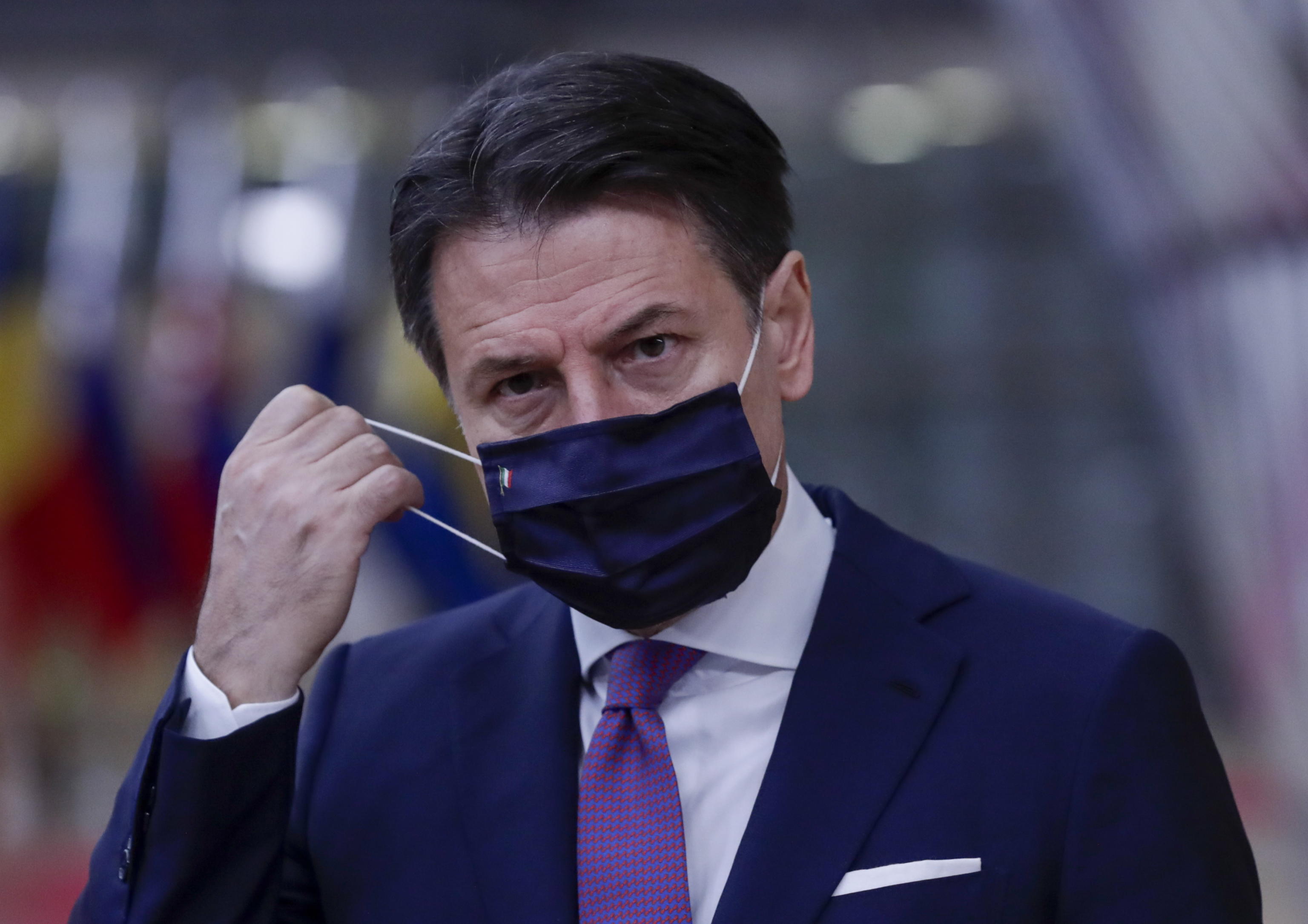 L’uso politico della mascherina