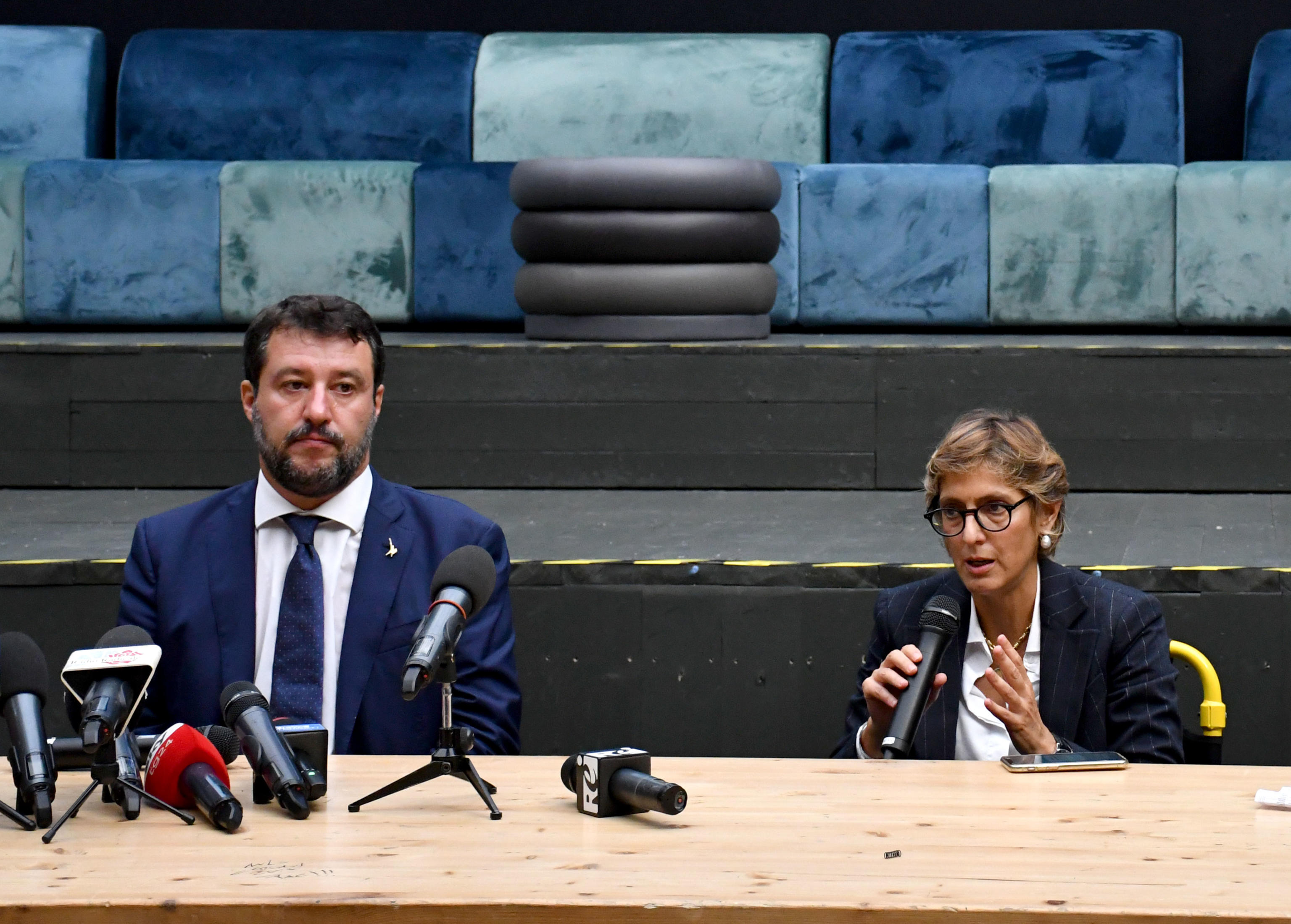 Salvini-gioiosa macchina da guerra demo-grillina 1-0