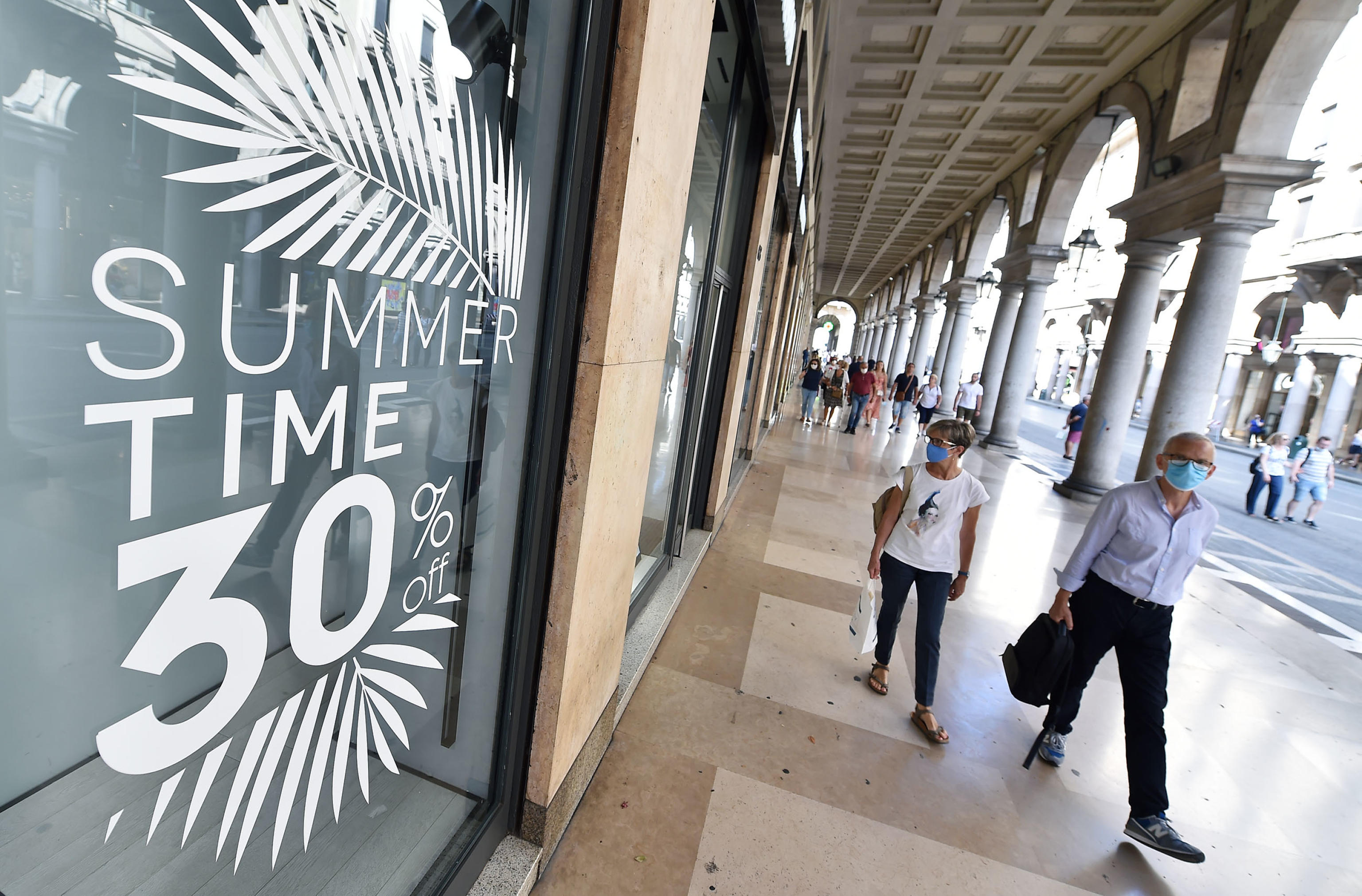 Consumi: crescono i beni non alimentari