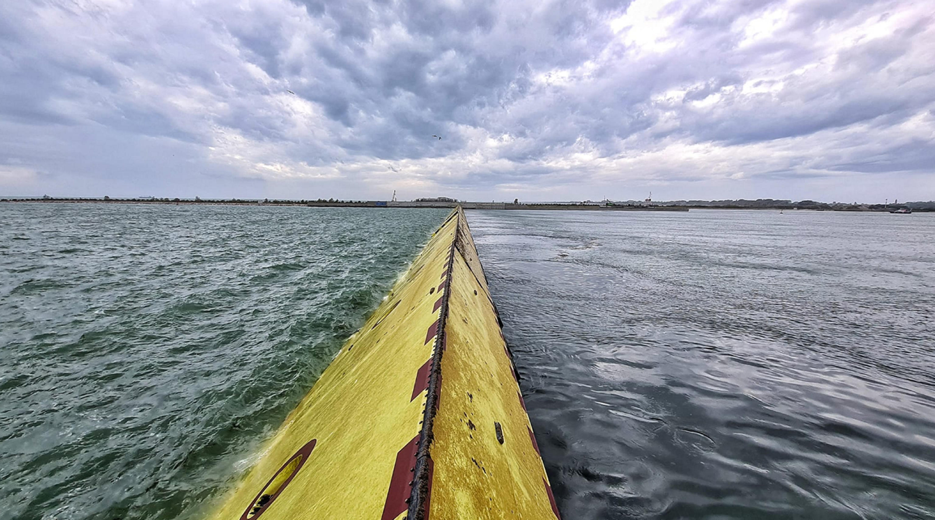 Acqua alta, Mose ancora in funzione a Venezia