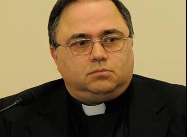 Aborto peggio di pedofilia, bufera su prete Macerata