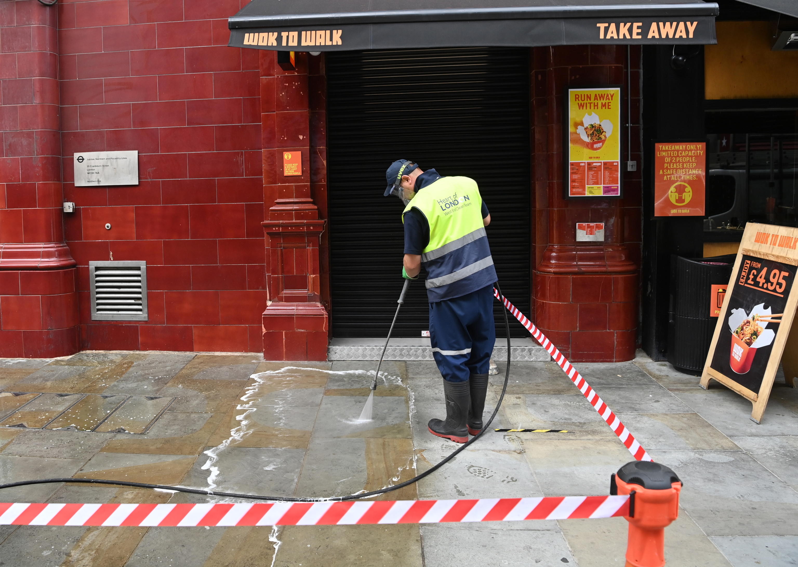 Tuc, Regno Unito e formazione