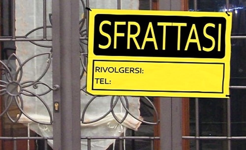 Un Governo che va sfrattato, altro che aiutato