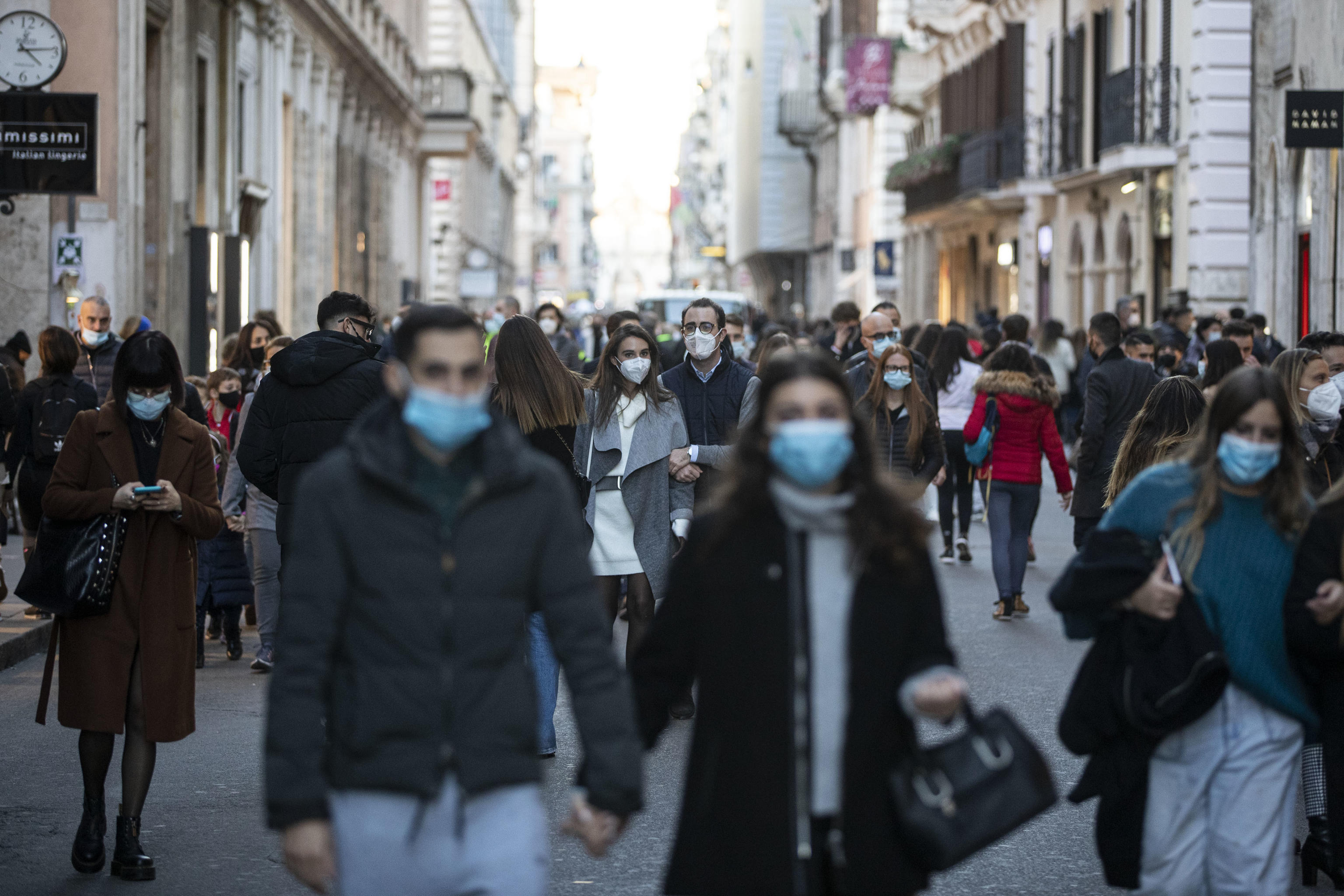 Censis: italiani impoveriti e preoccupati