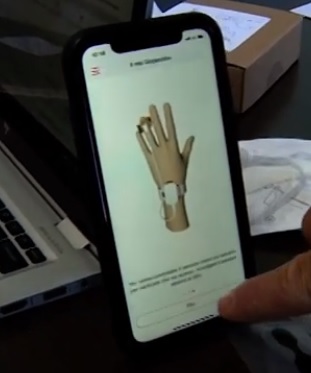 Arezzo: con il braccialetto anti Covid a casa, tutti sotto controllo