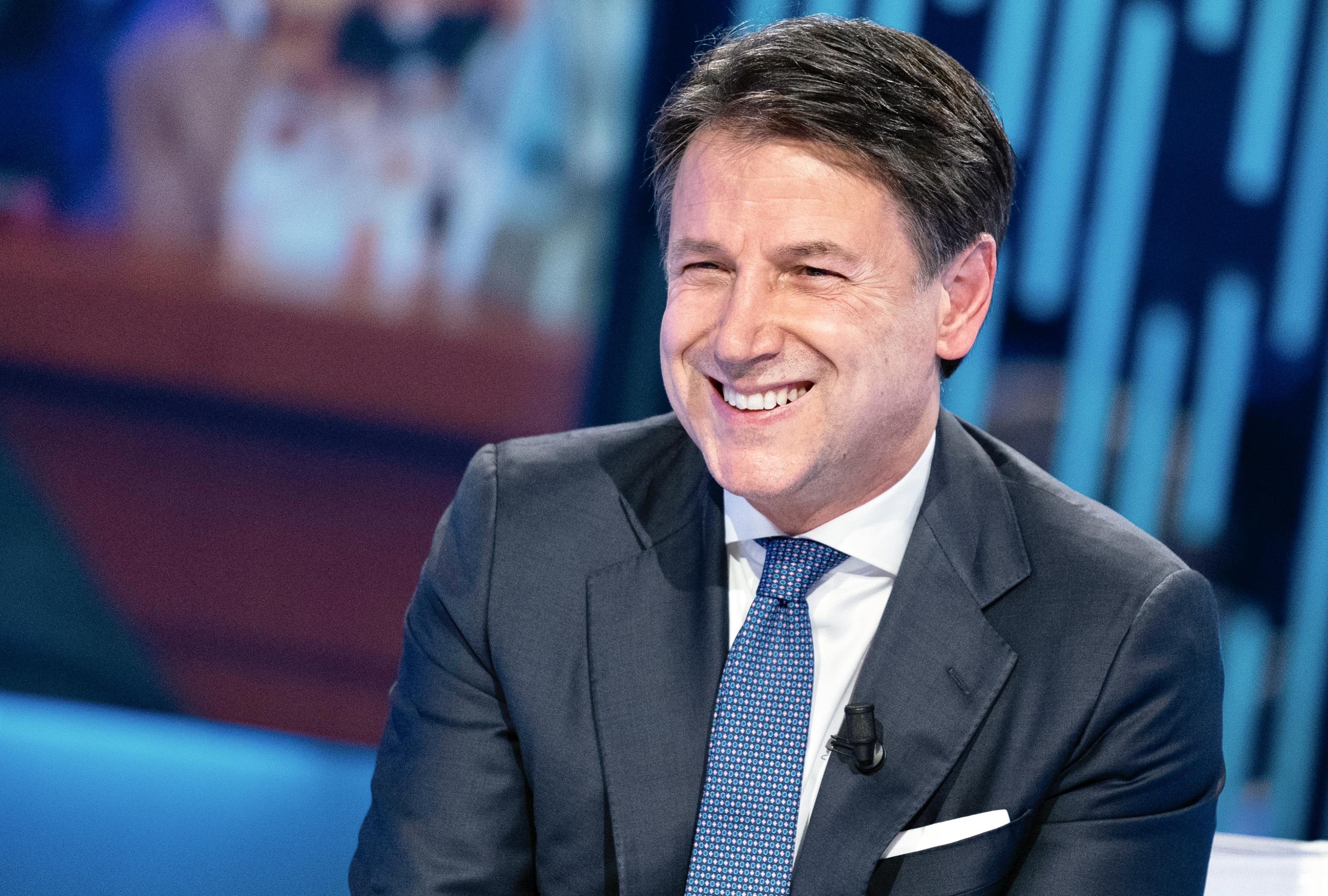 Le sette vite di Giuseppe Conte, gatto con gli stivali