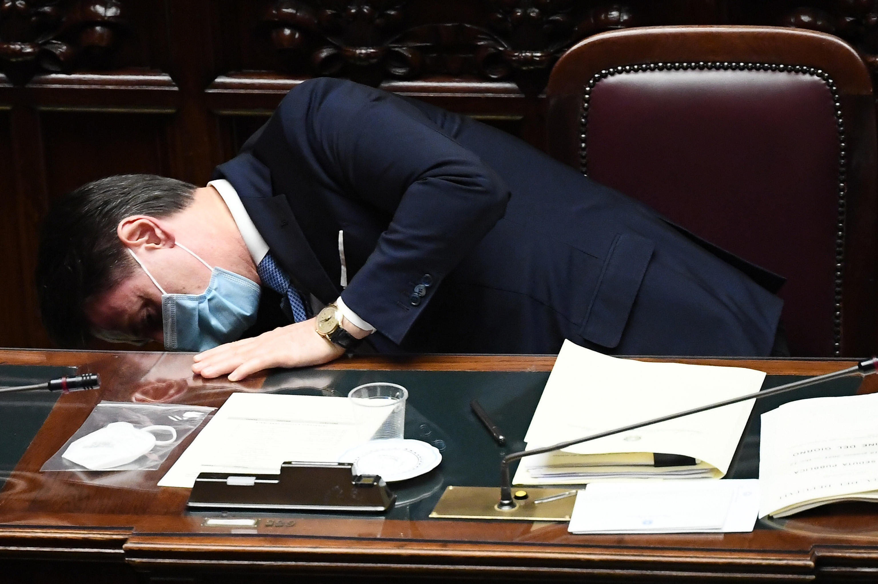 Quando l’abuso di parole nasconde un vuoto politico 