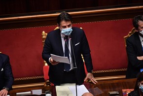 Il “Taccuino”: il Governo galleggia e Conte gongola