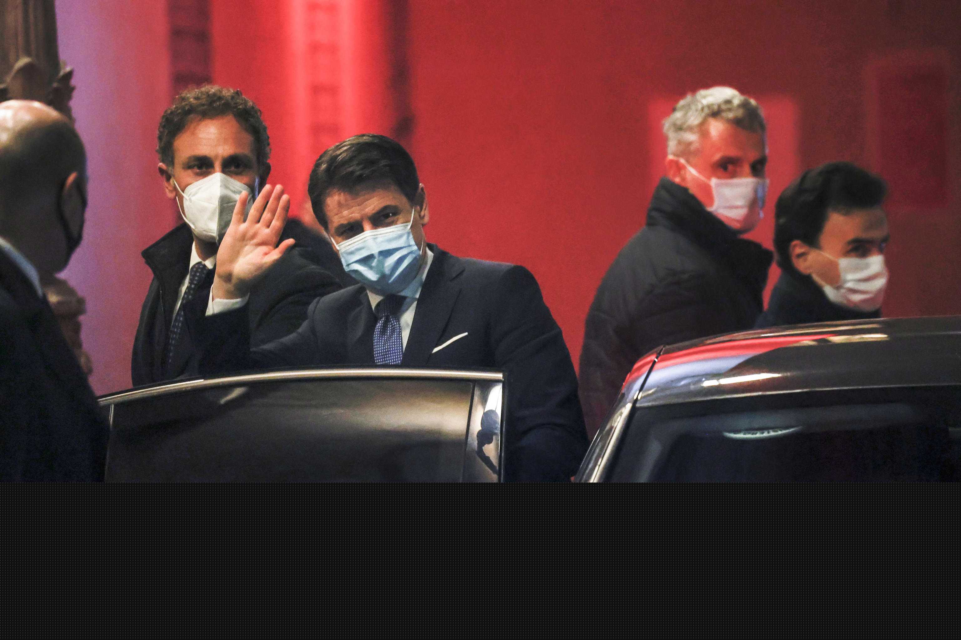 Fiducia a Conte: una cronaca tragicomica