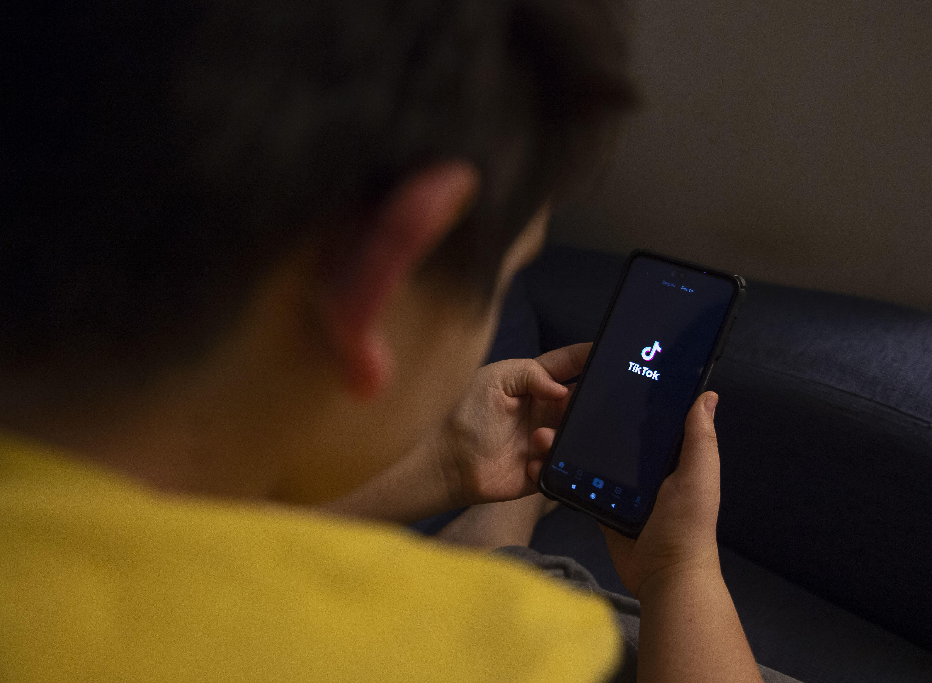 Il caso TikTok: le norme non servono ai bambini senza genitori educatori
