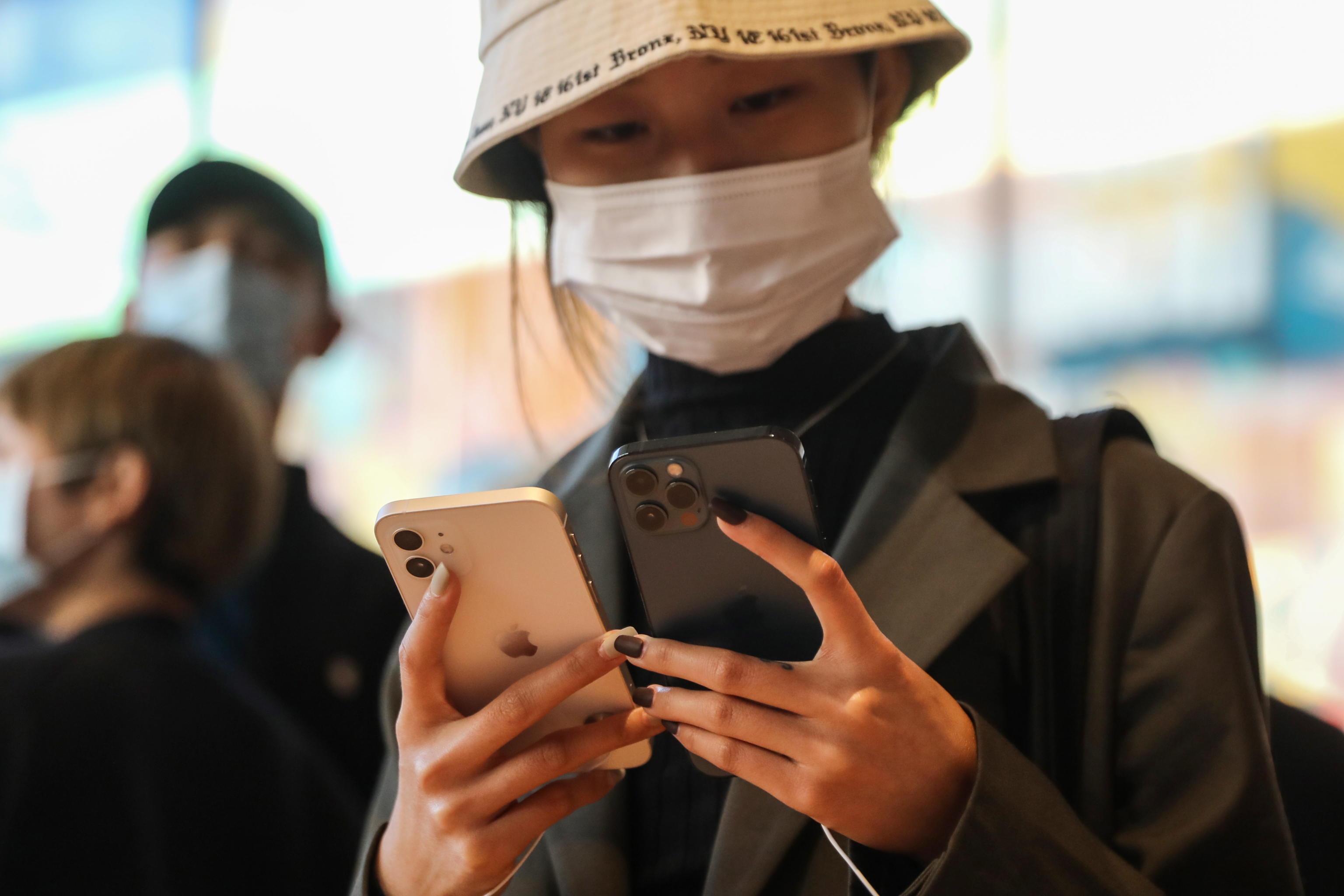 Sbloccare l’iPhone indossando la mascherina: si può fare!