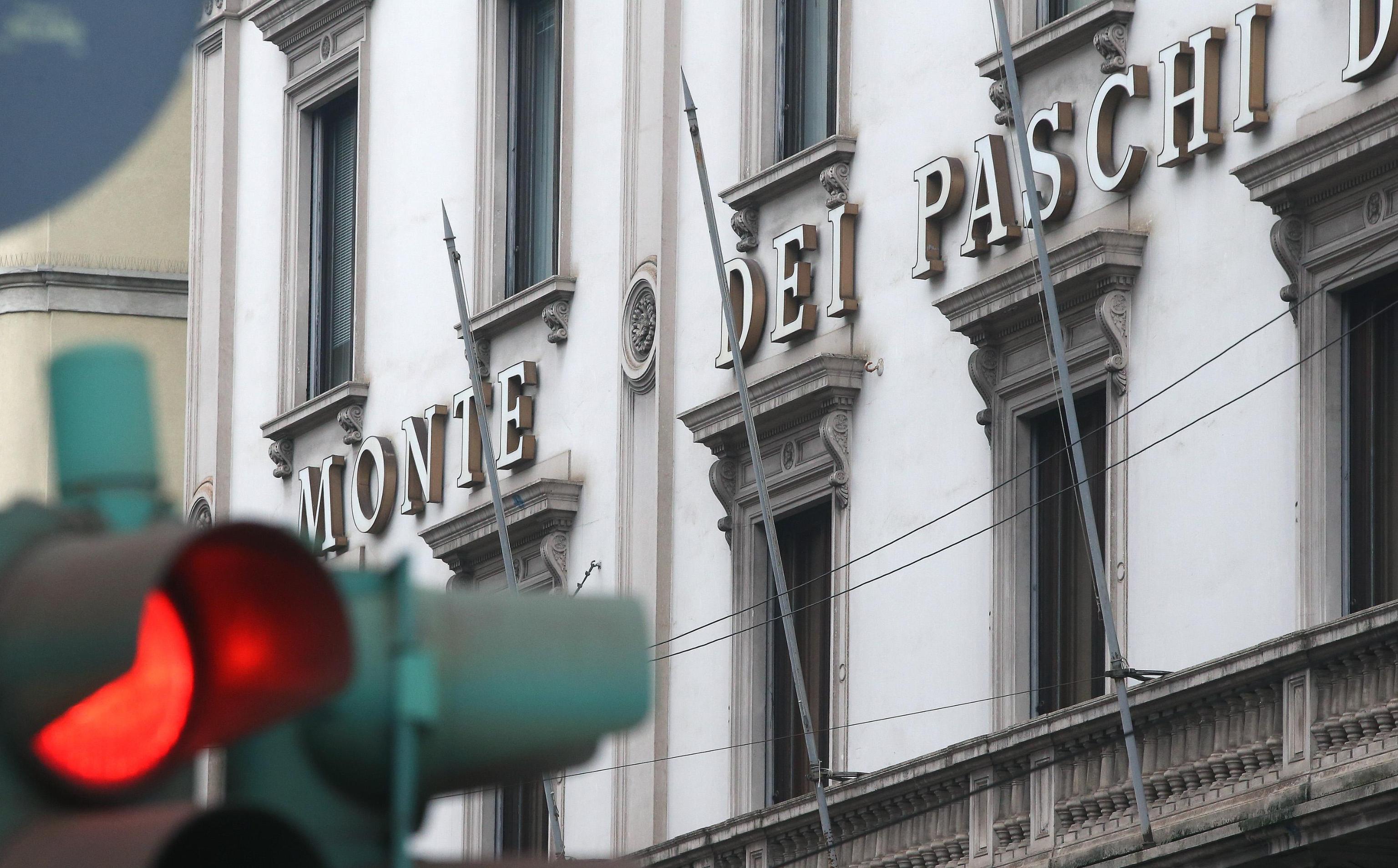 Draghi vuole il Monte dei Paschi privato (video)
