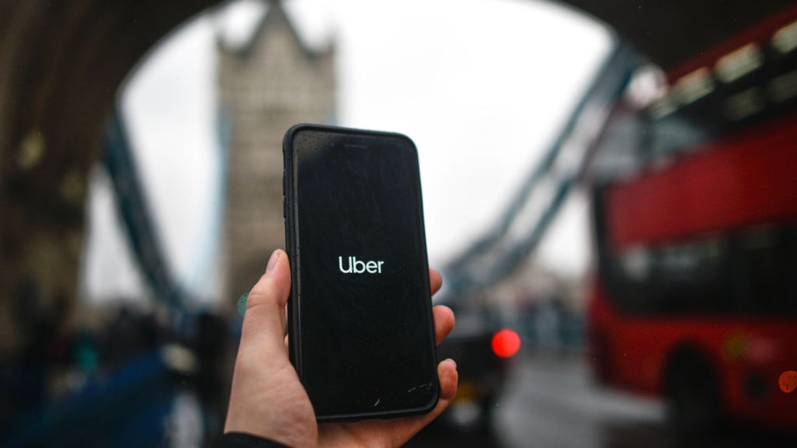 Uk: autisti Uber dipendenti
