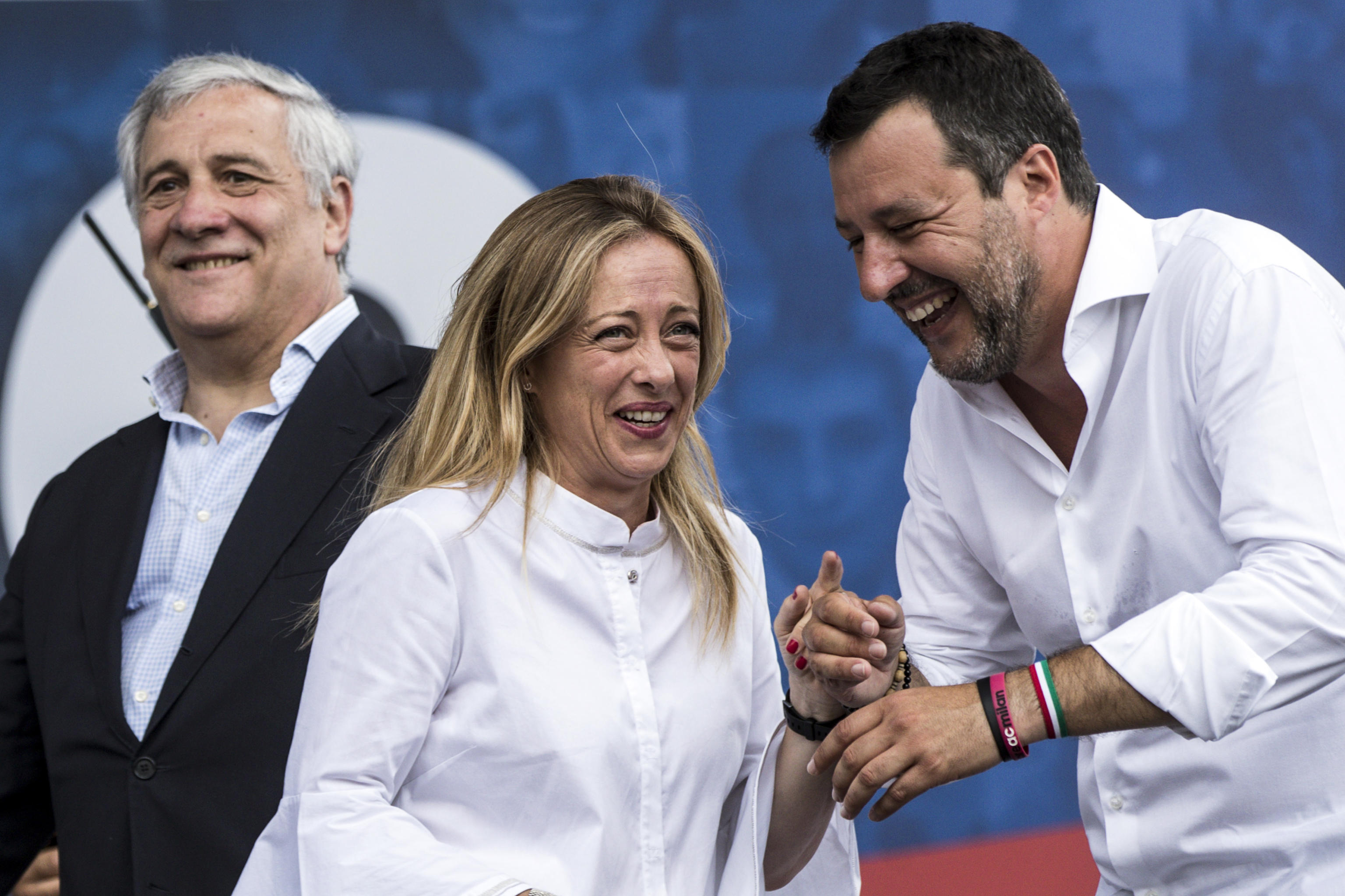 Sondaggi: centrodestra quasi al 50 per cento