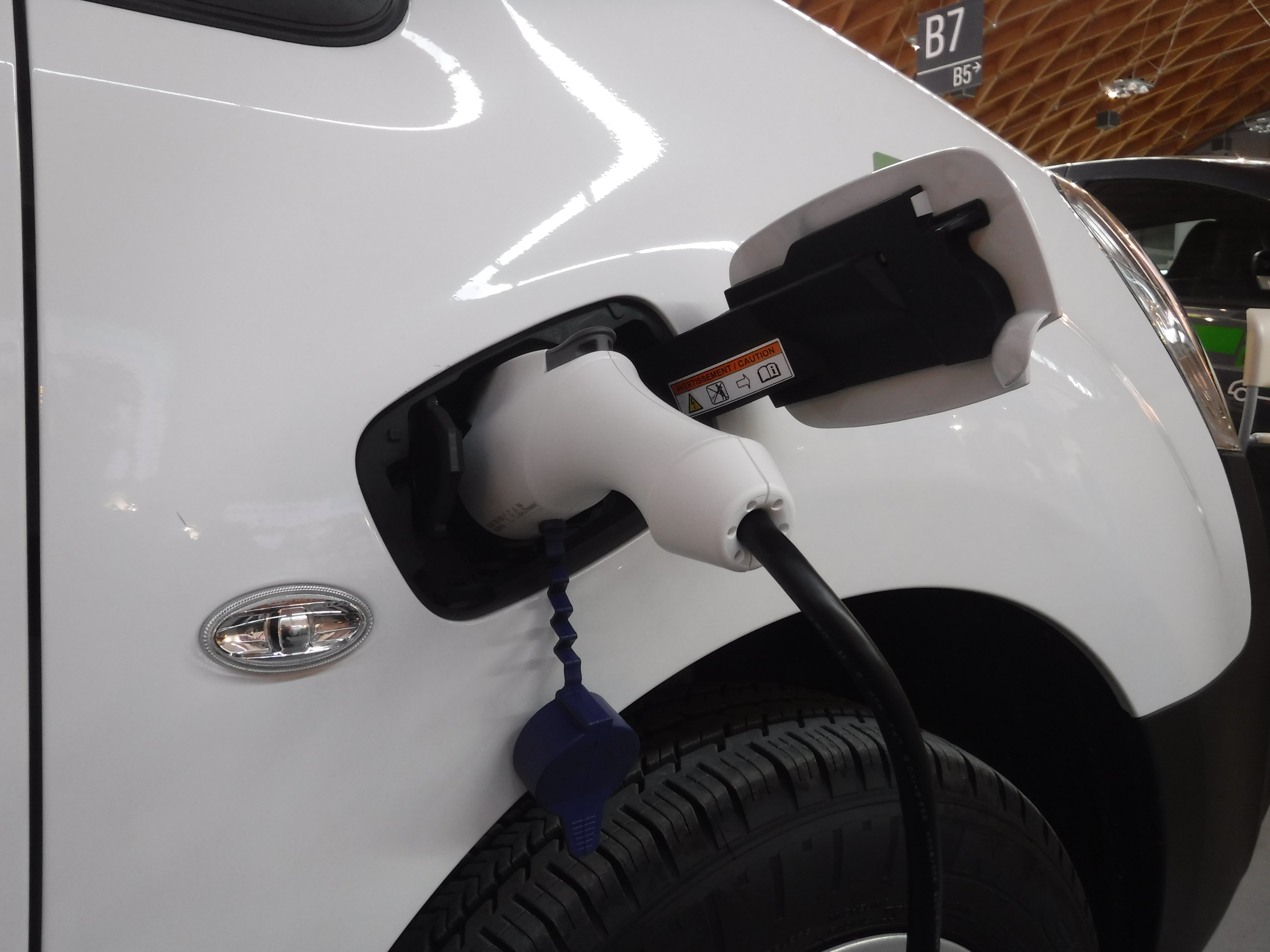 Auto elettriche: boom di vendite nel futuro