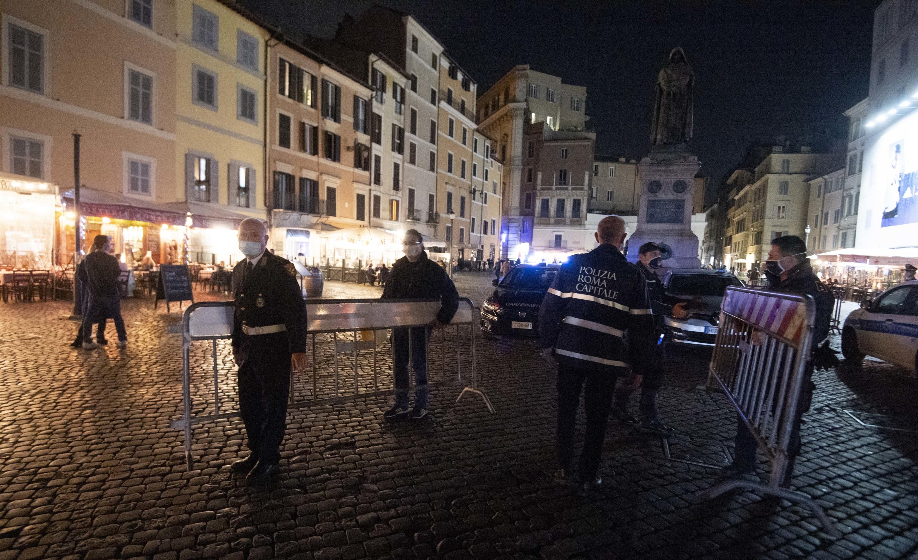 Coprifuoco: no alle notti barbare