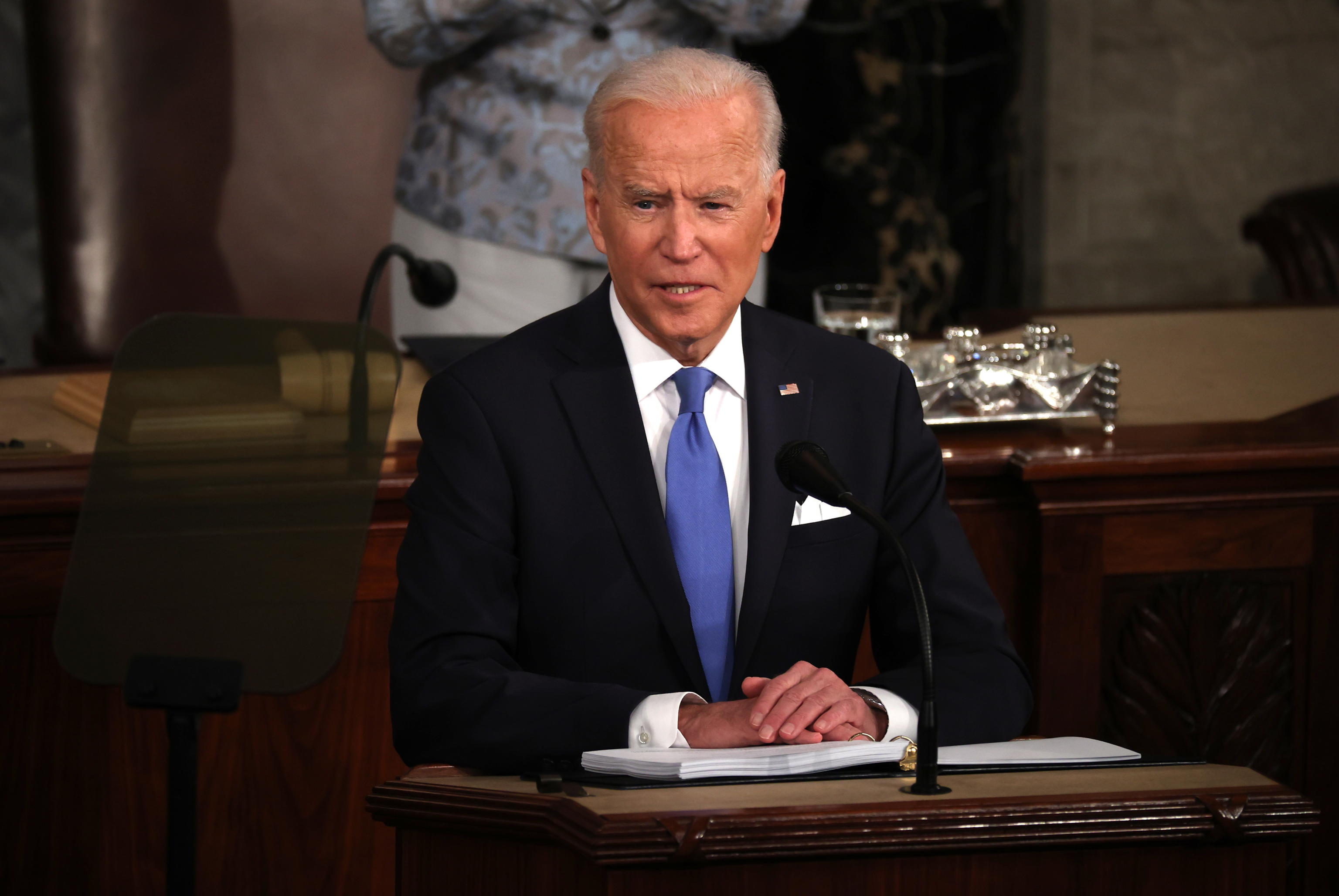 Sulle tasse Biden ha ceduto all’ultra-sinistra
