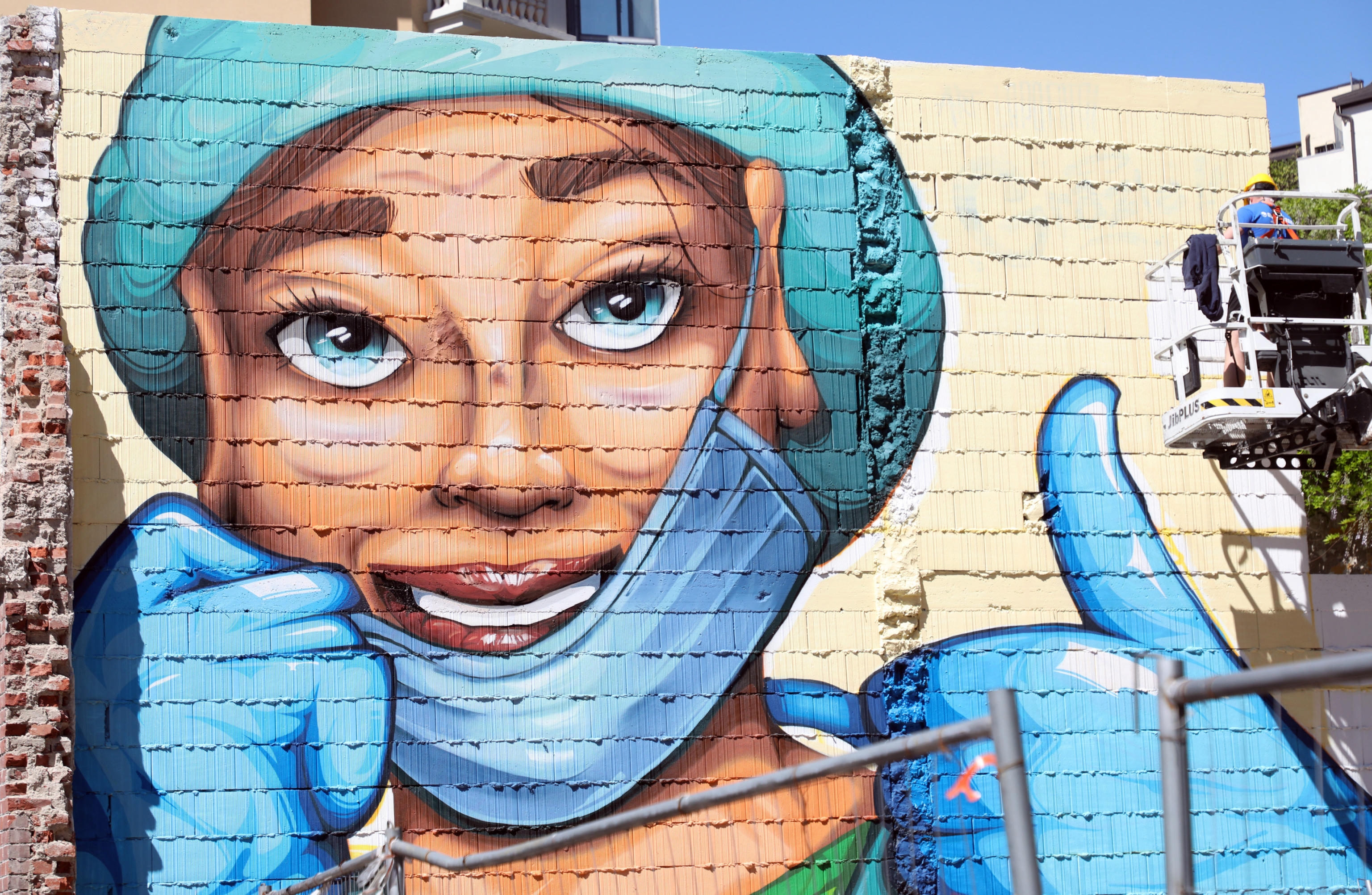 La mistica della mascherina (video)