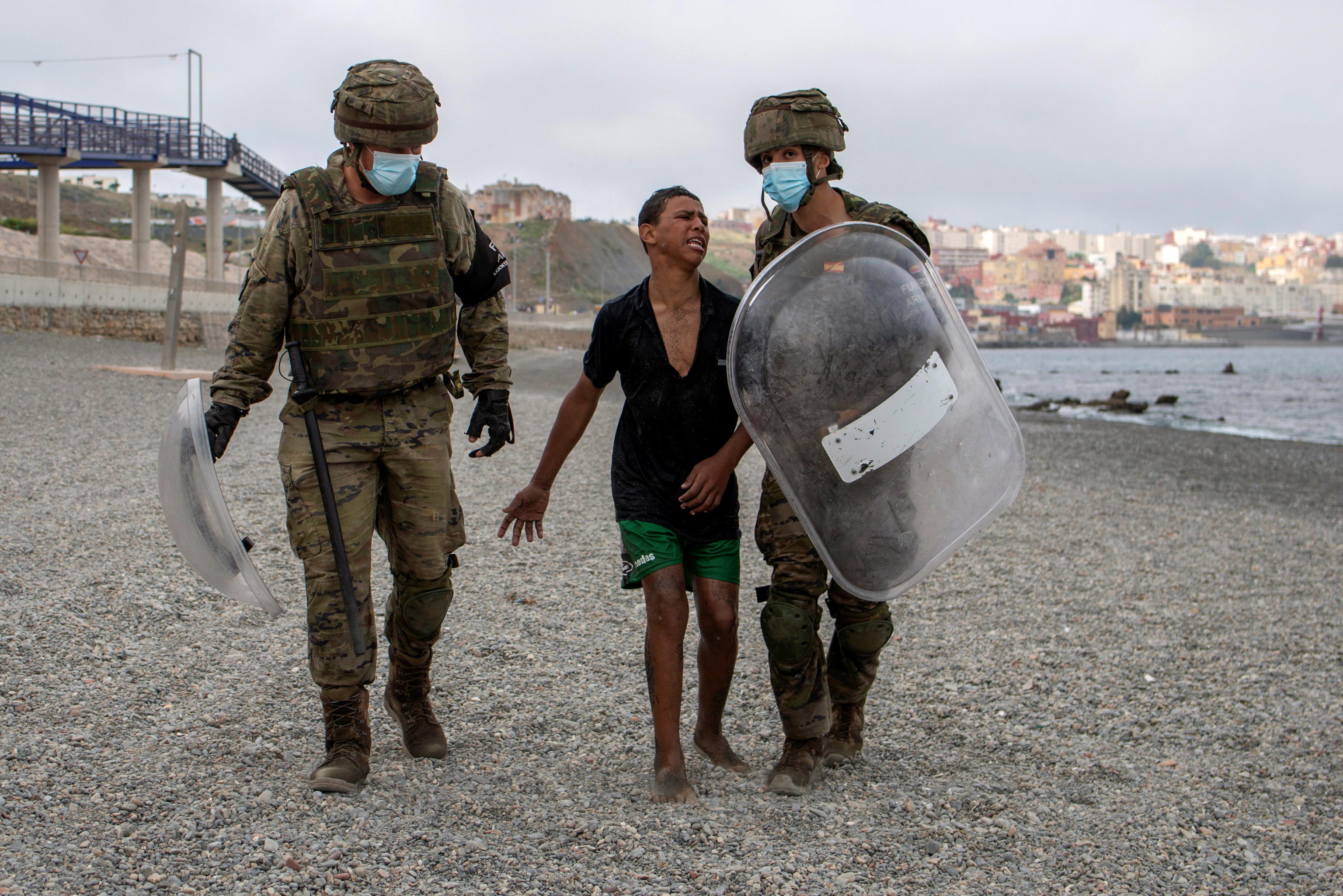 La Spagna respinge e l’Italia accoglie