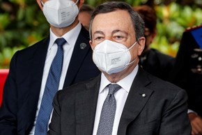 Una politica mossa, quasi ferma e giù le mani da Draghi