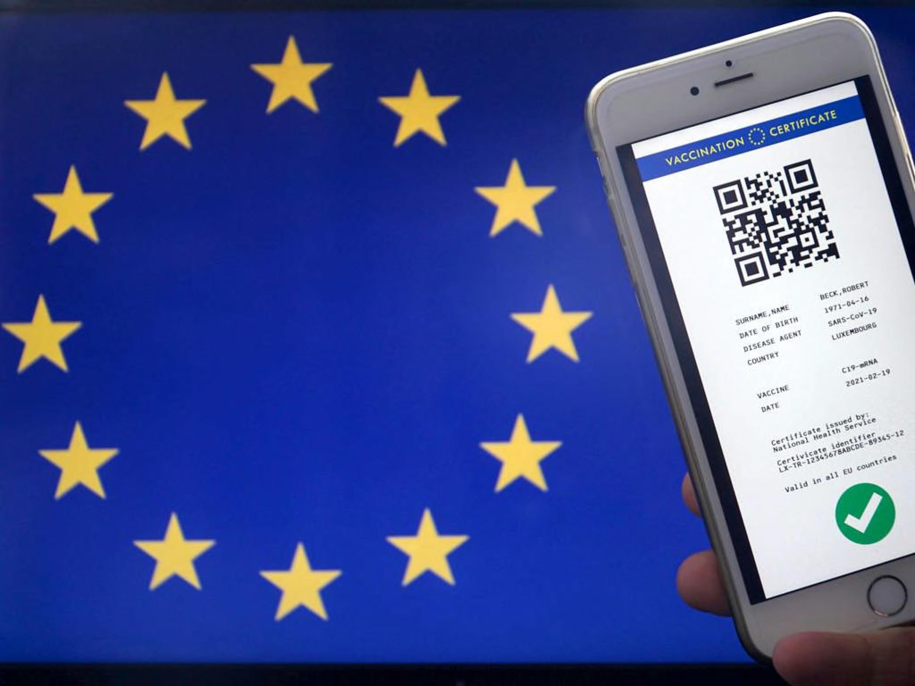 Da viaggi a discoteche, come funziona il green pass 