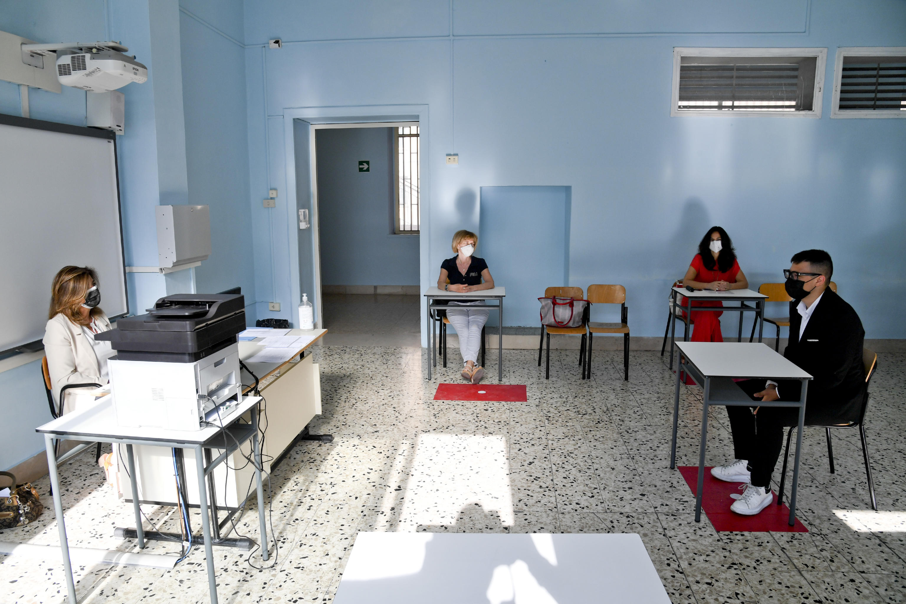 Maturità al via, maxi-colloquio di un’ora