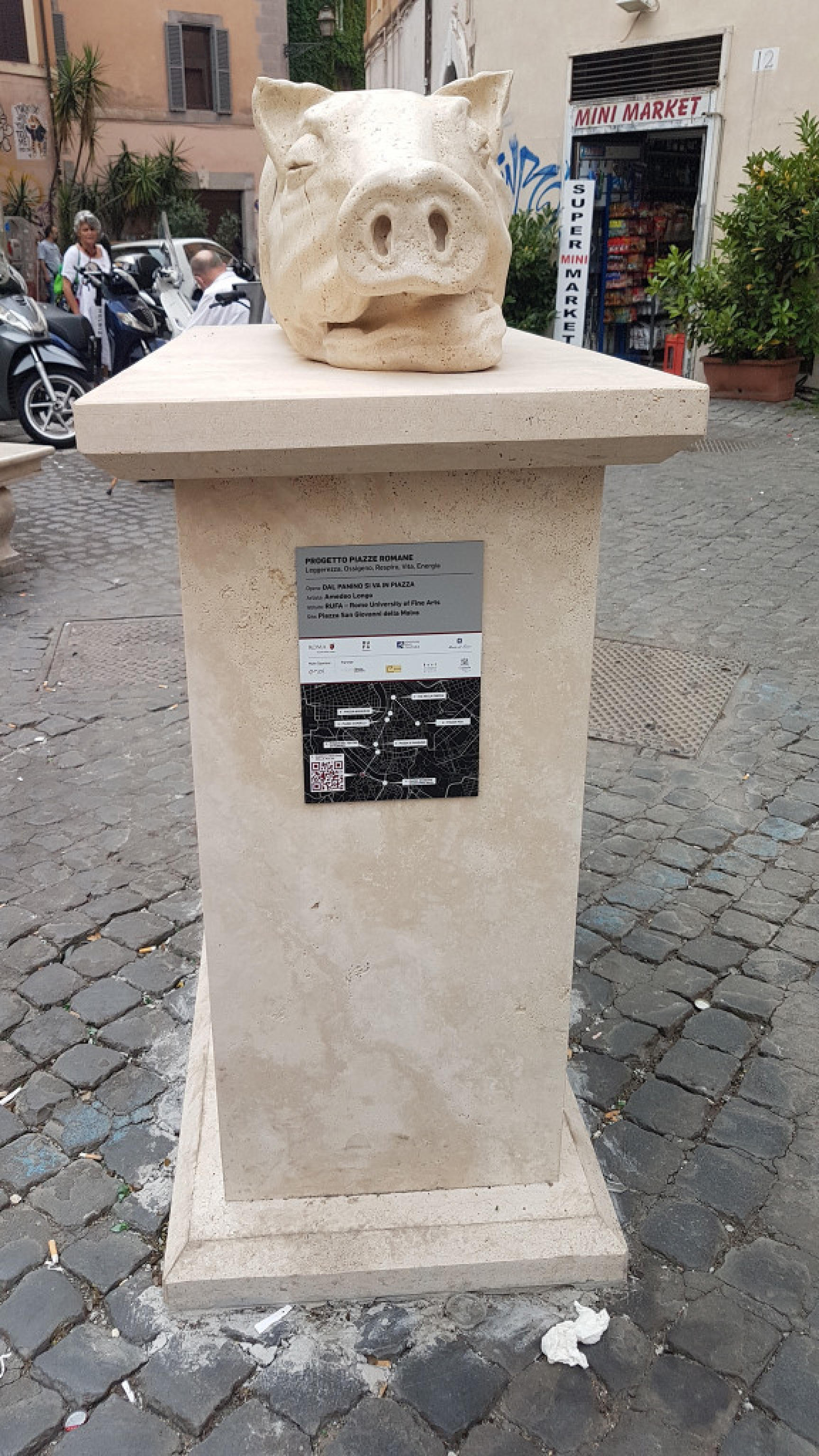 Maiali, cinghiali e porchette di marmo