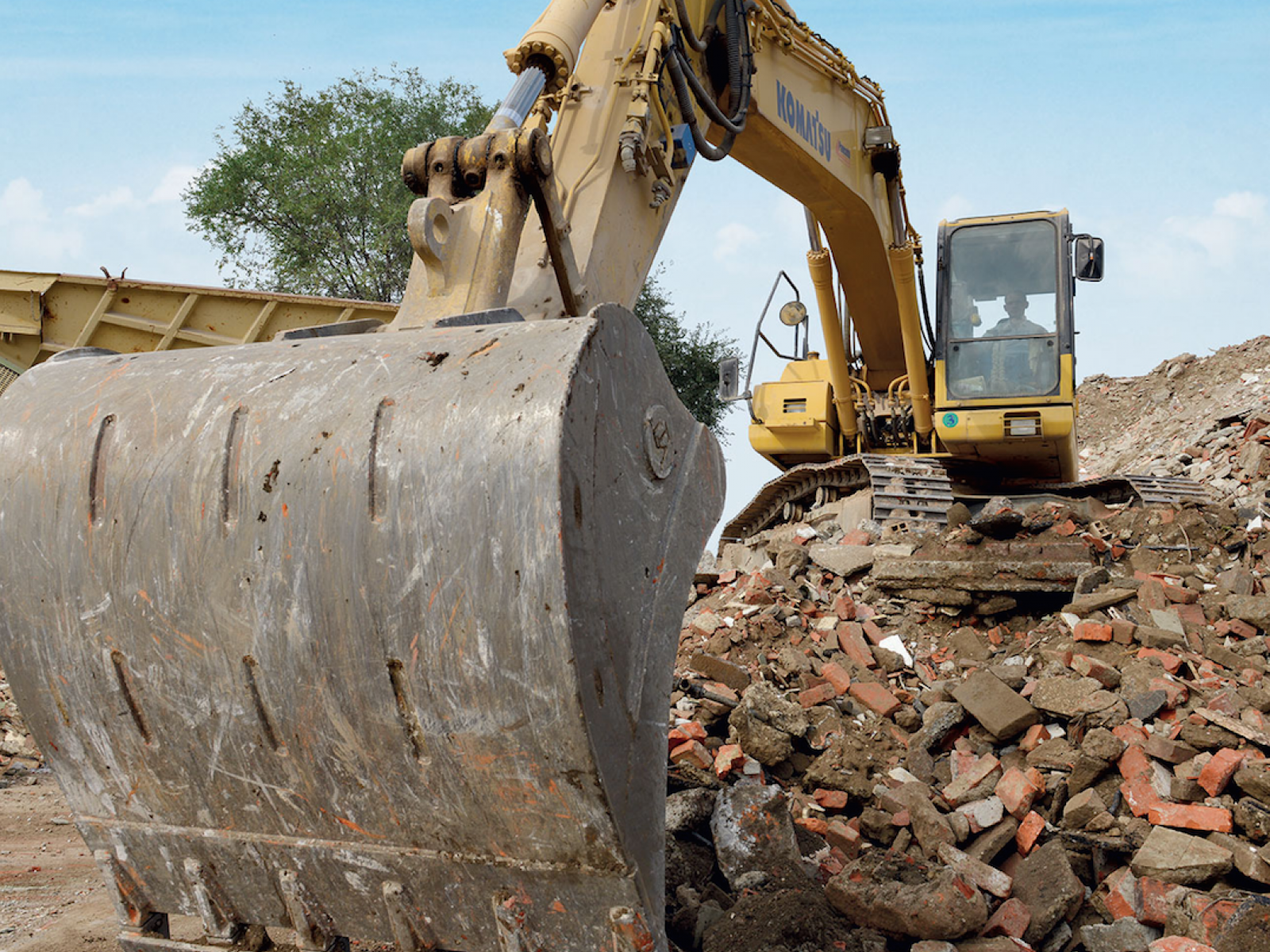 Ci vogliono radere al suolo