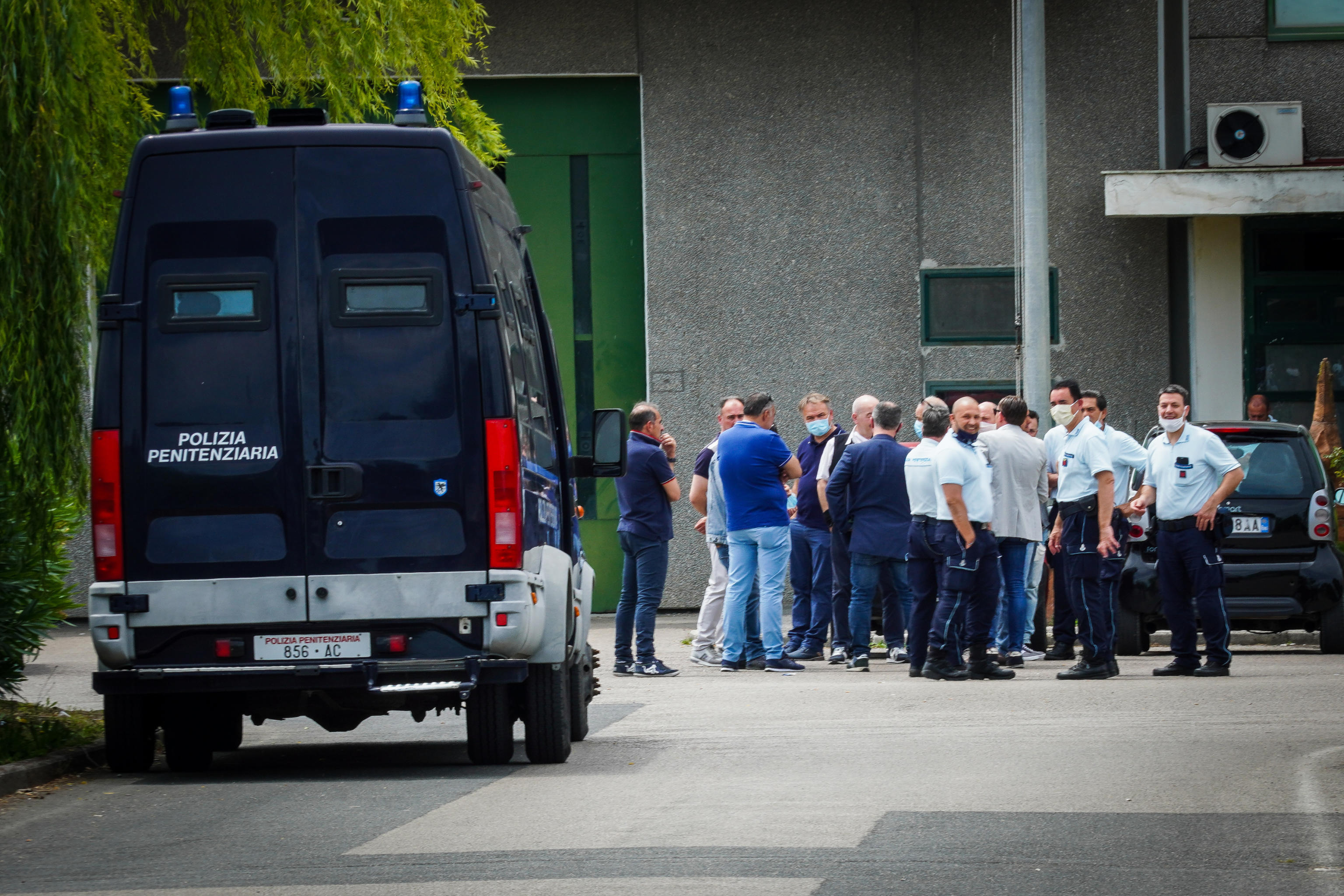 Carceri e pestaggi: Bonafede perché guardi e non favelli?