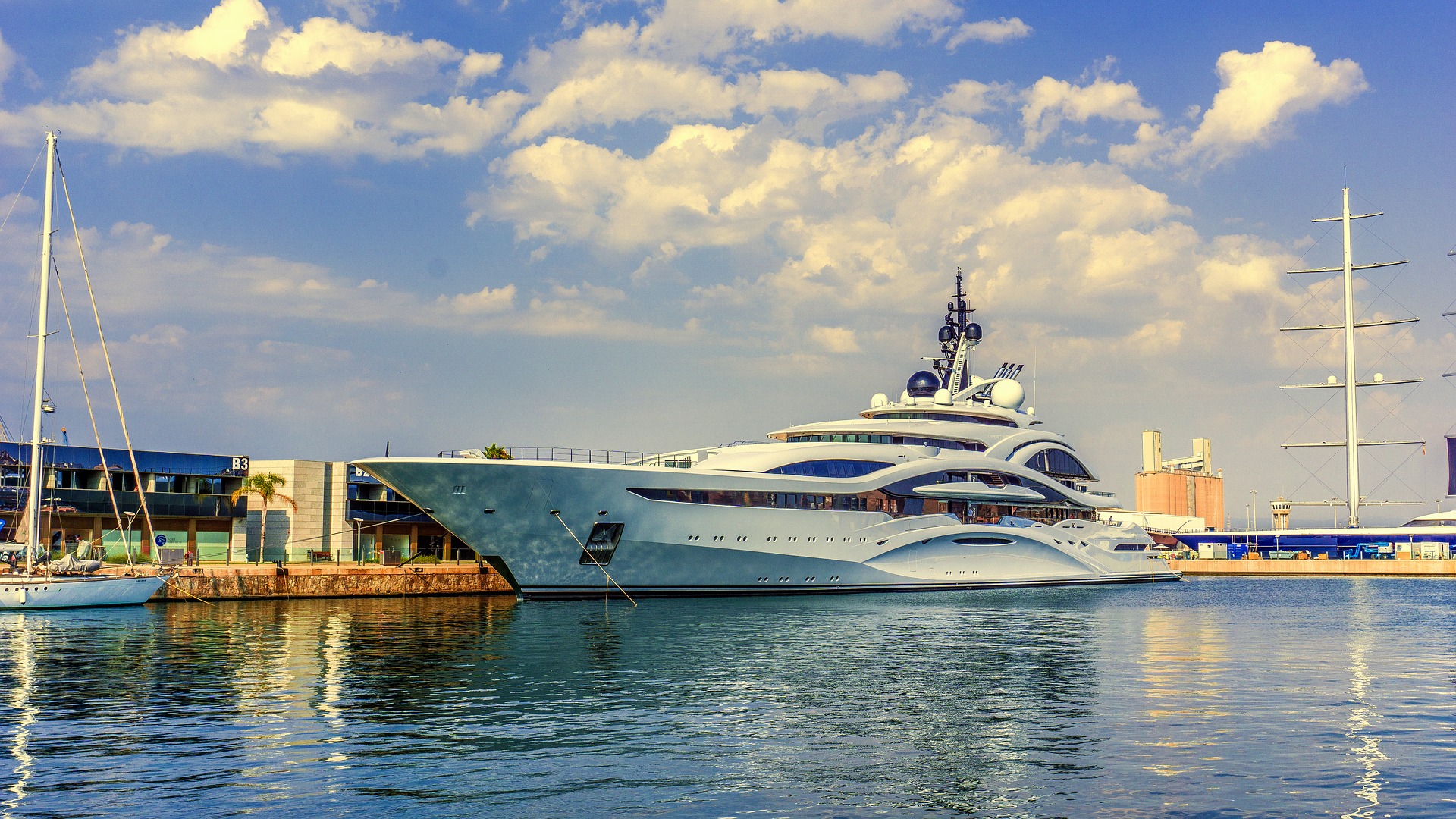 Il radical chic e la (f)lotta di classe contro chi compra i superyacht dell’industria nautica