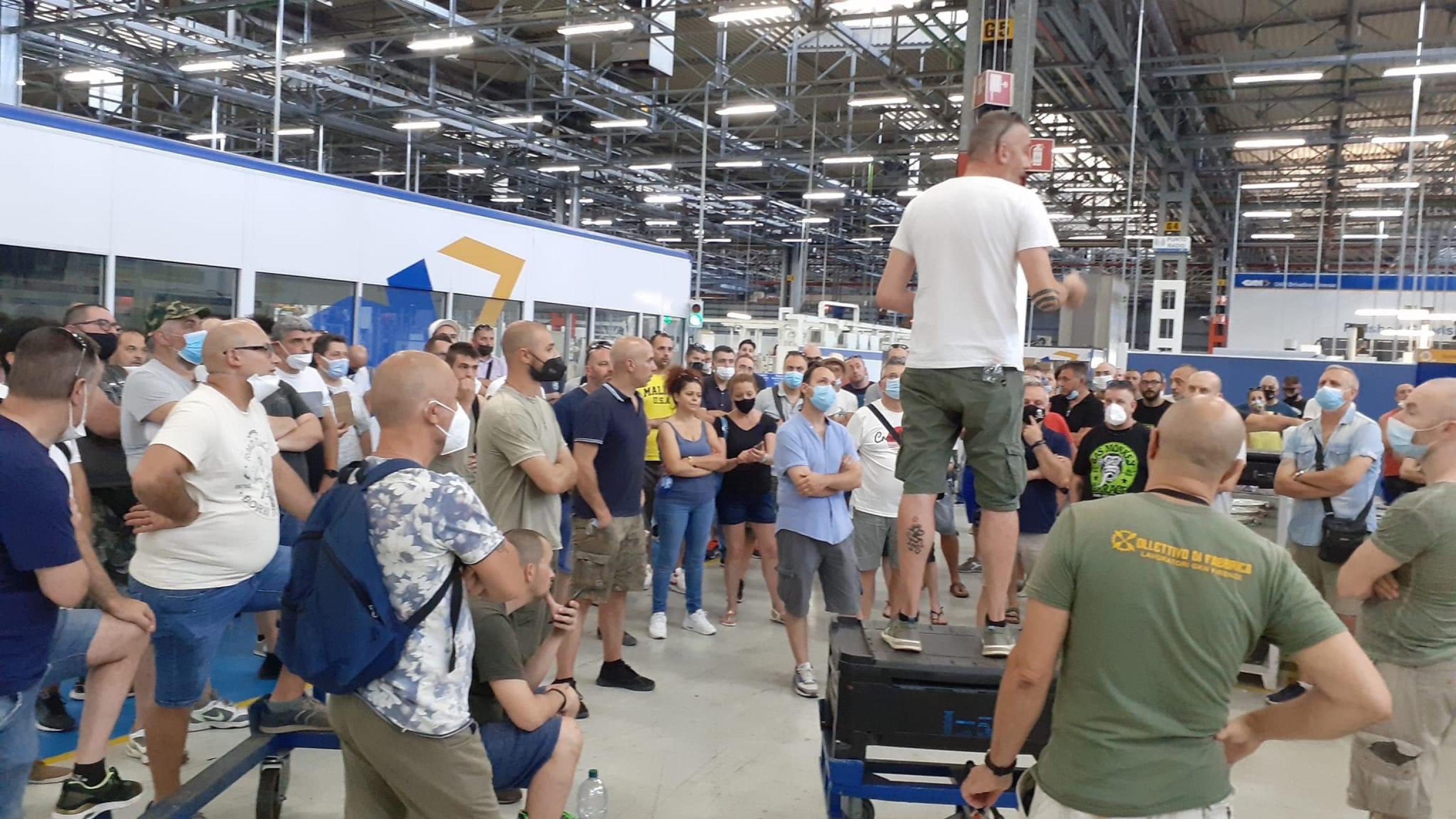 Keep Calm: non sarà un pallone a salvare l’Italia