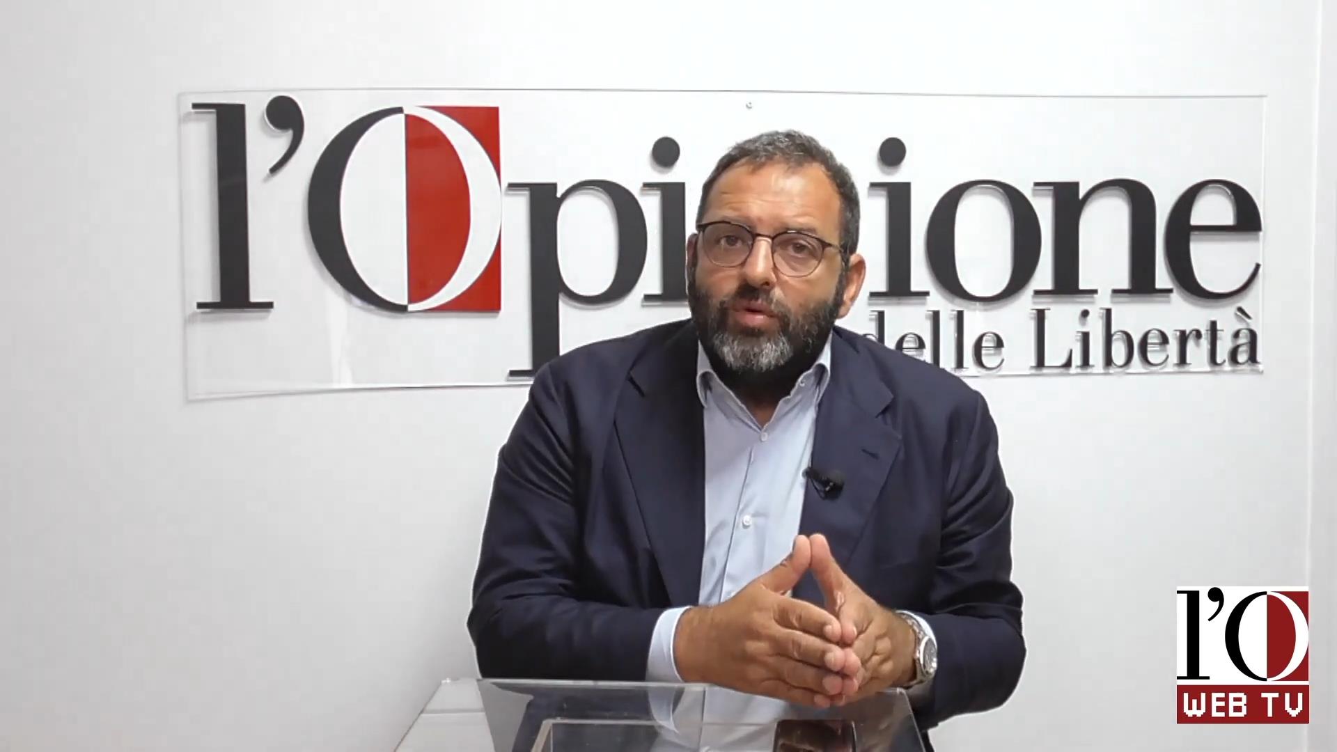 Competenza e passione, la politica di Alfredo Becchetti (video)