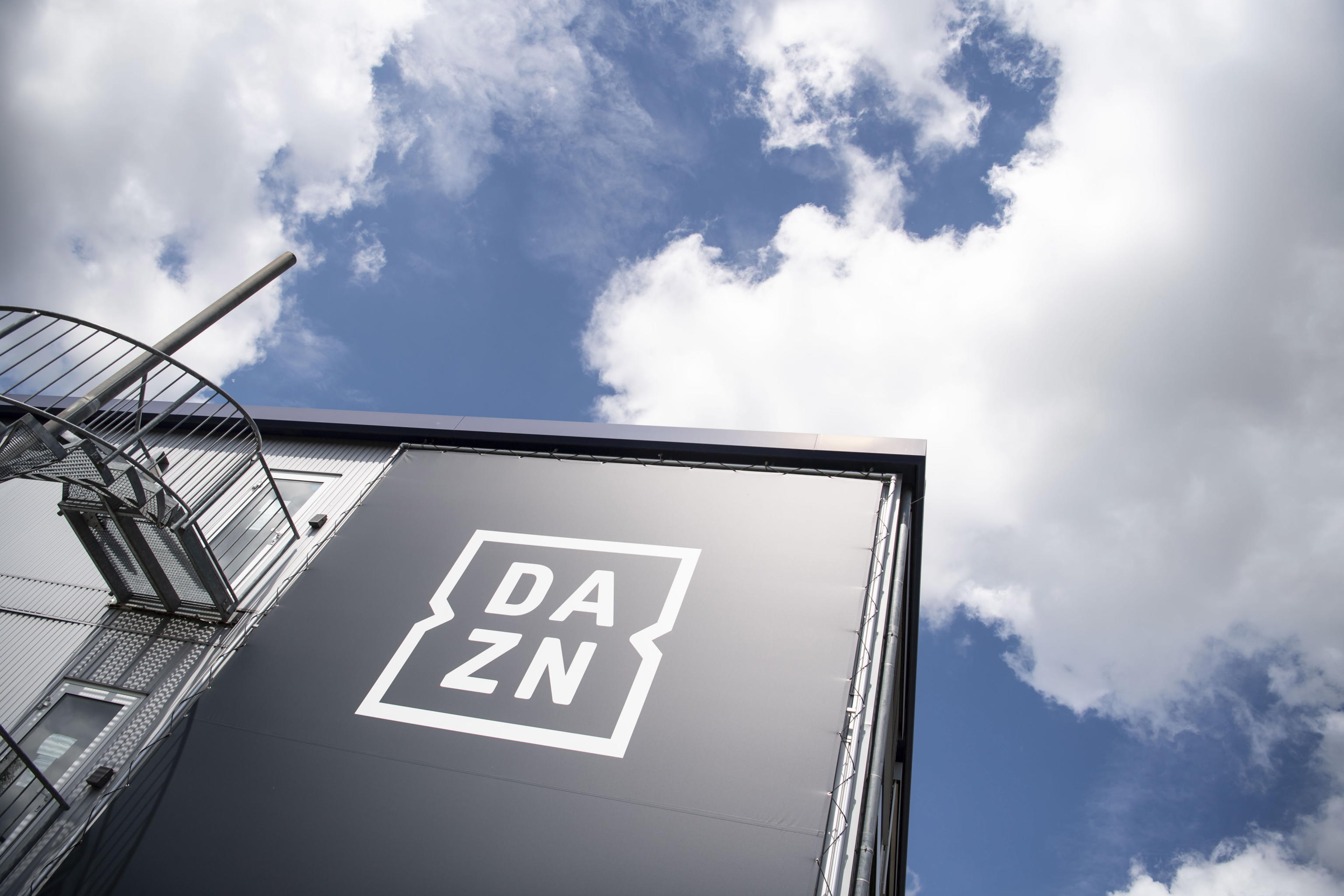 Il calcio a singhiozzo in tv