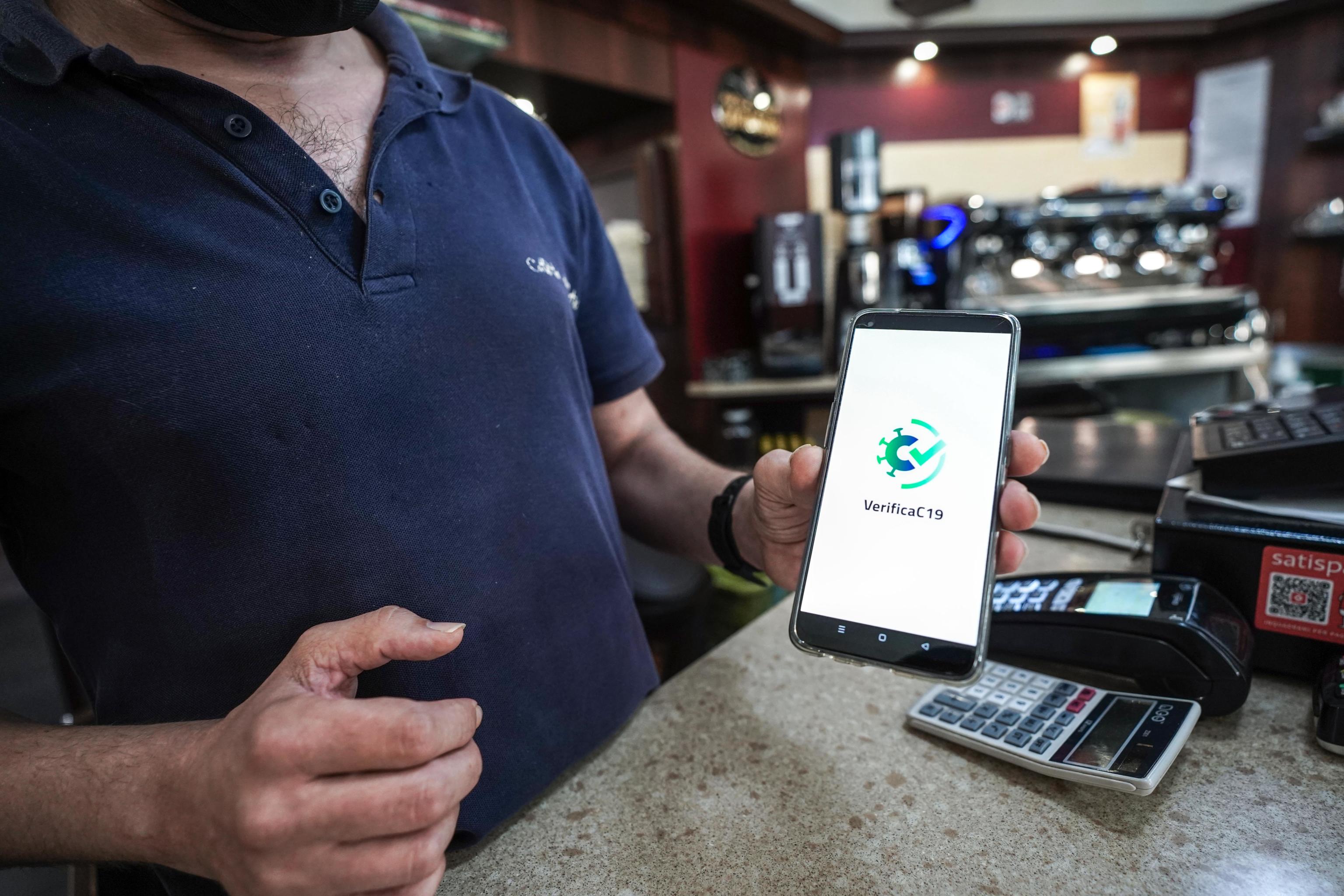 Vaccinazione sui luoghi di lavoro: parla Confcommercio 