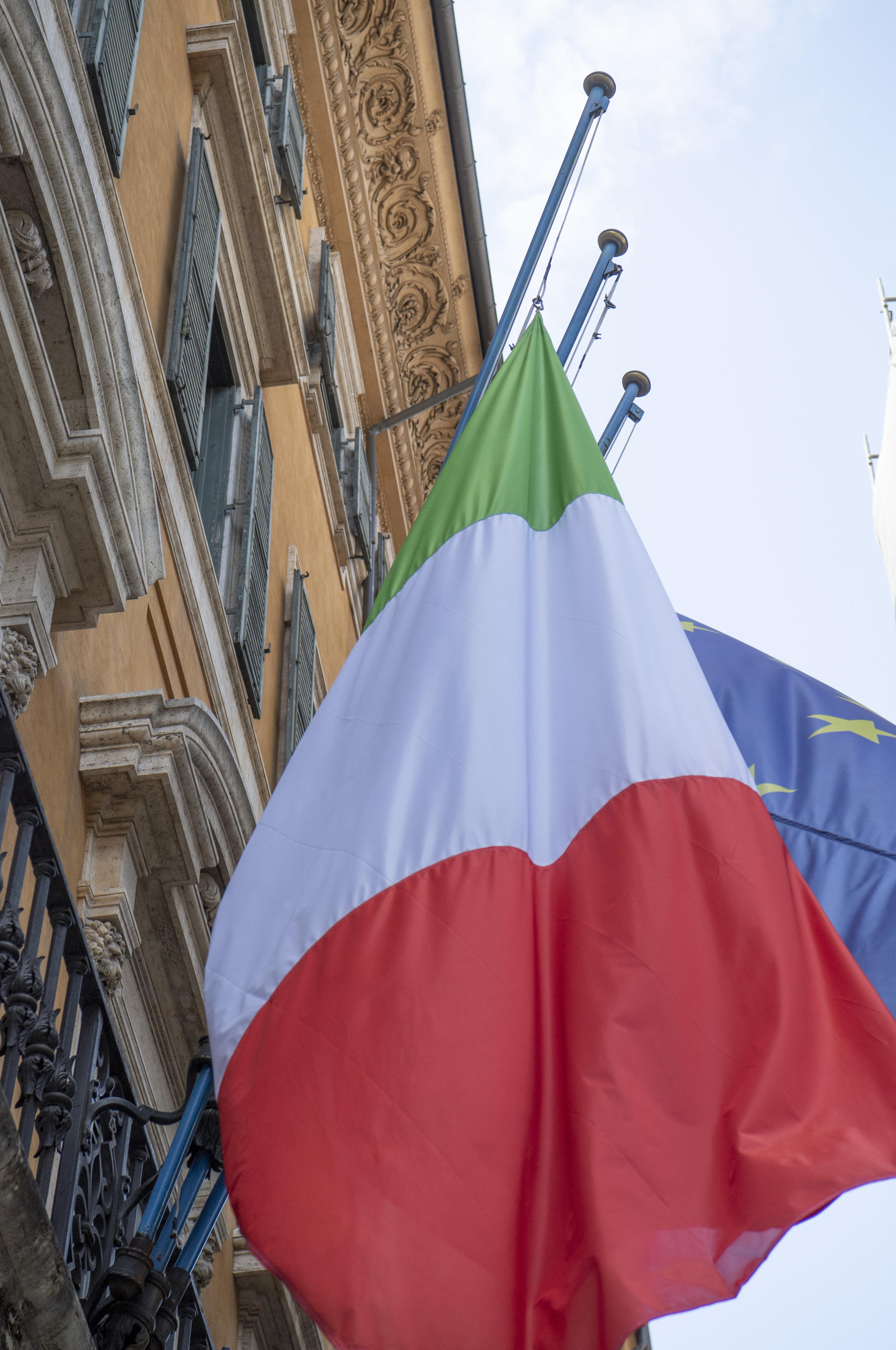 L’Italia è uno Stato laico o confessionale?