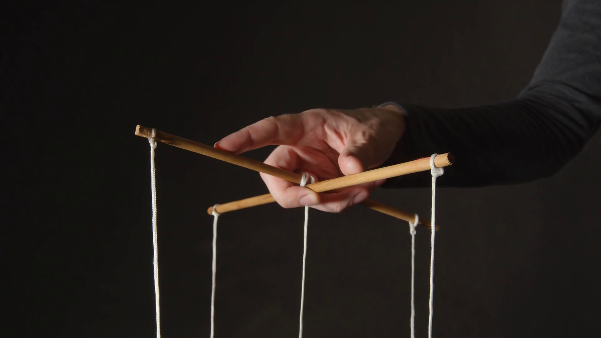 Mattarella, Draghi, Papa Francesco: belli, buoni e fedeli al sistema