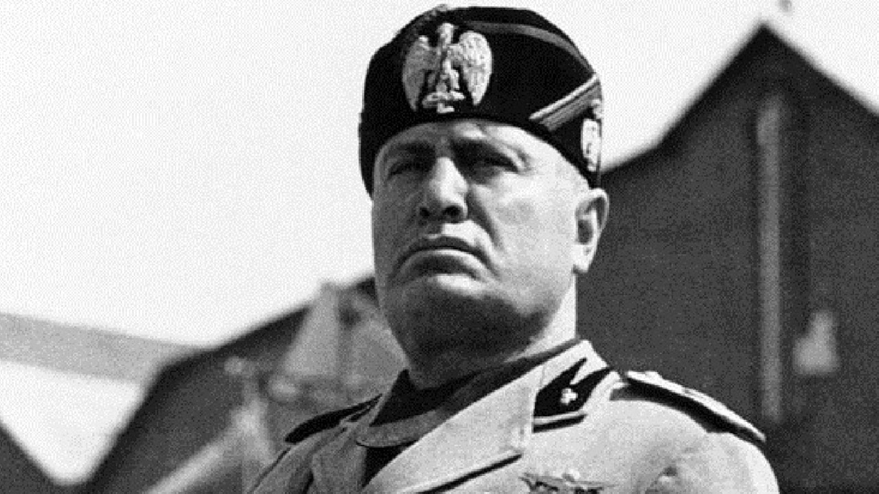 Il fascismo eterno in abiti civili