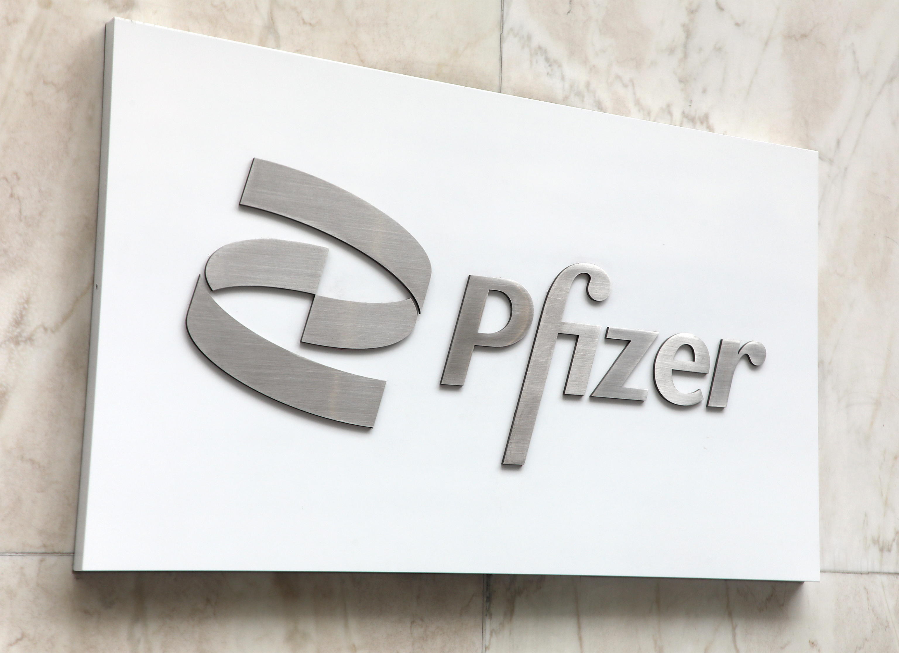 Terza dose, Fda: ok per vaccino Pfizer a over 65 e fragili 