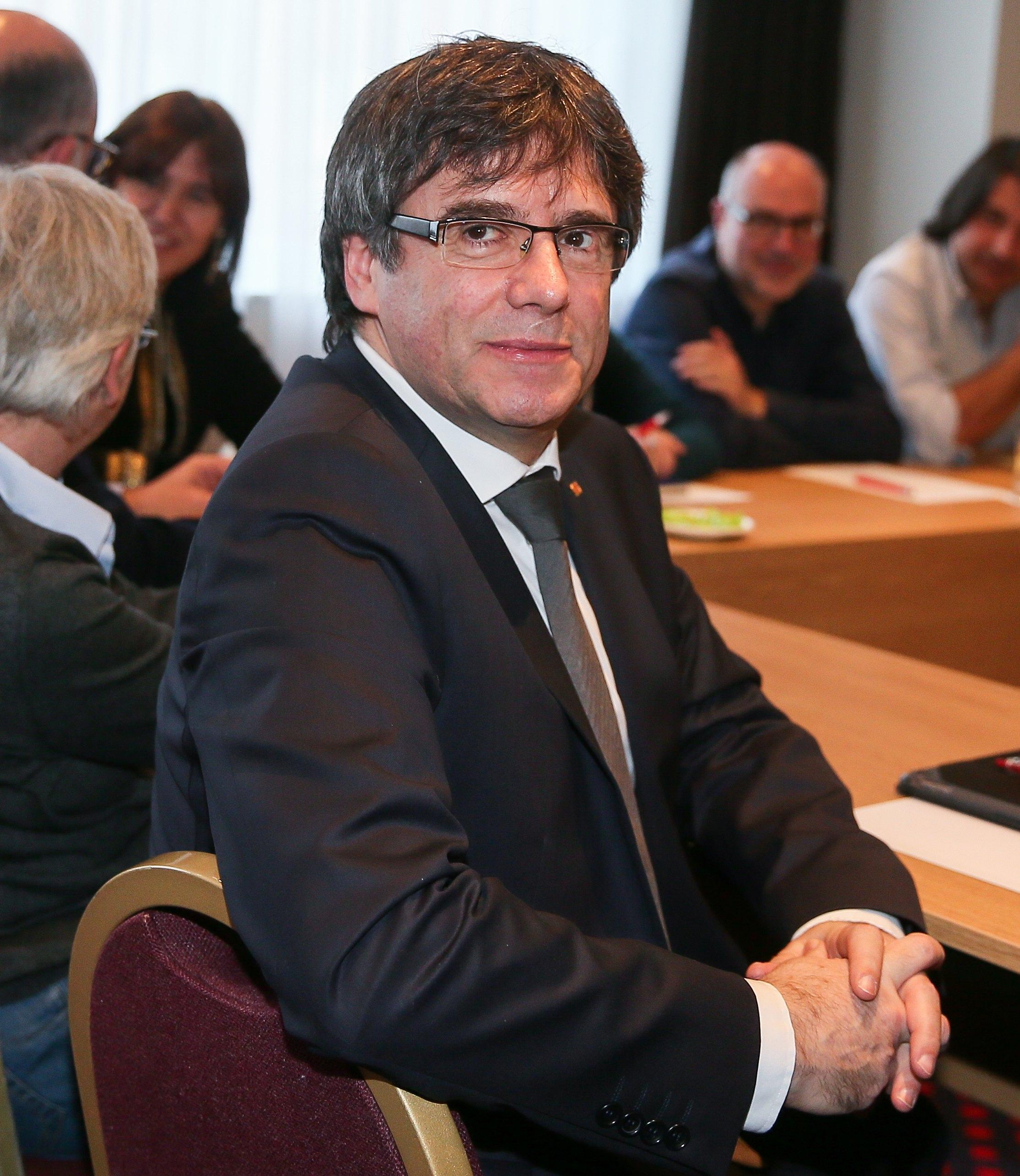 Carles Puigdemont arrestato e poi liberato in Sardegna 