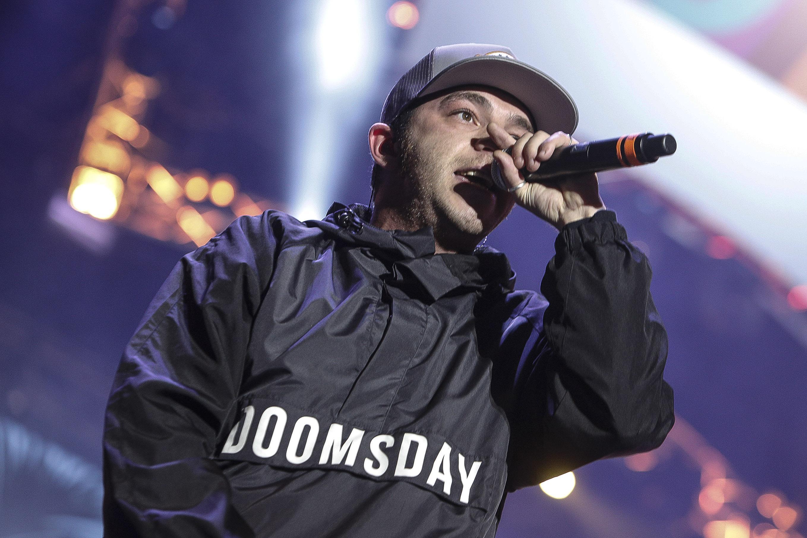 I politici vogliono essere le uniche star