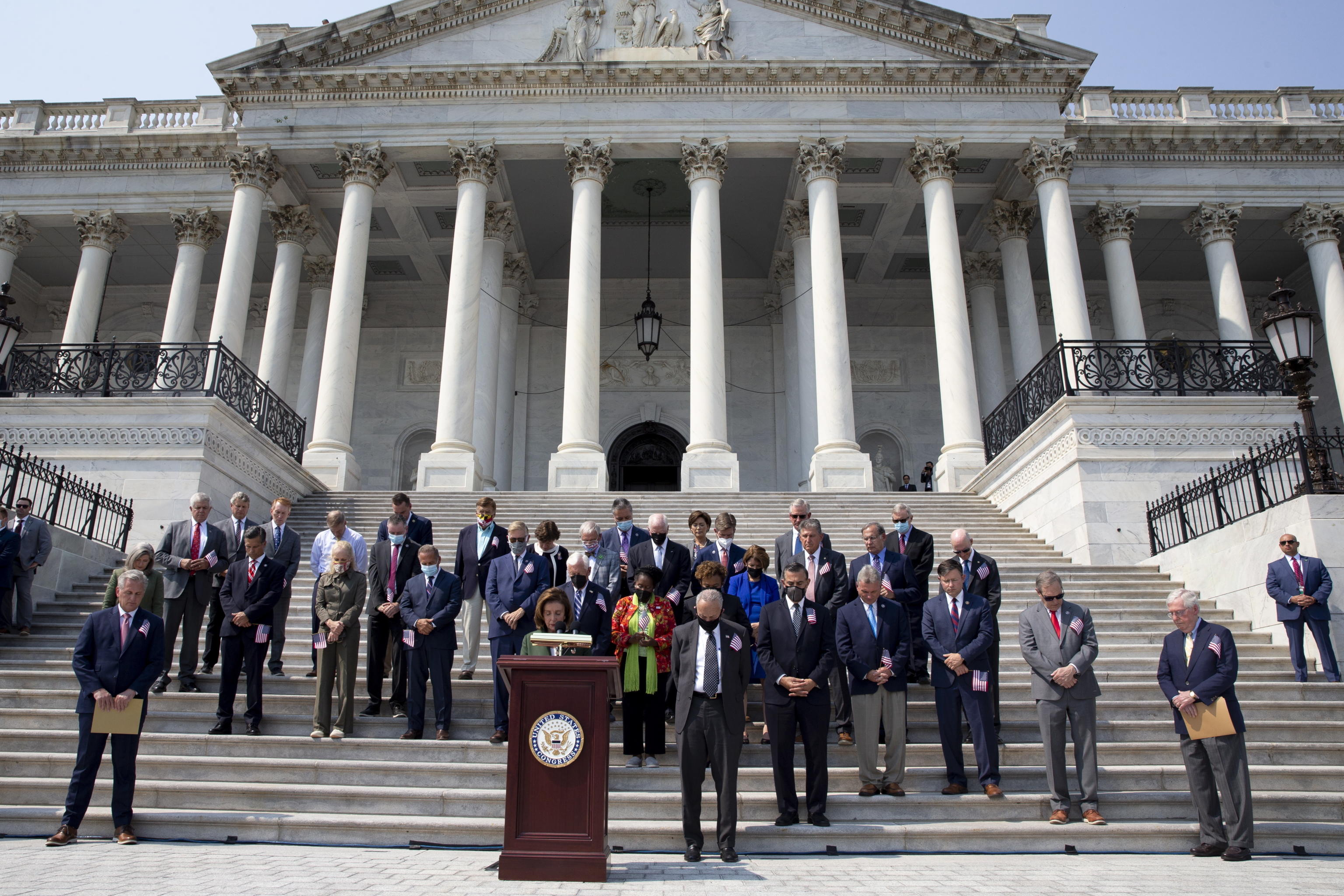 Usa, i dem evitano lo shutdown ma si spaccano sulle infrastrutture