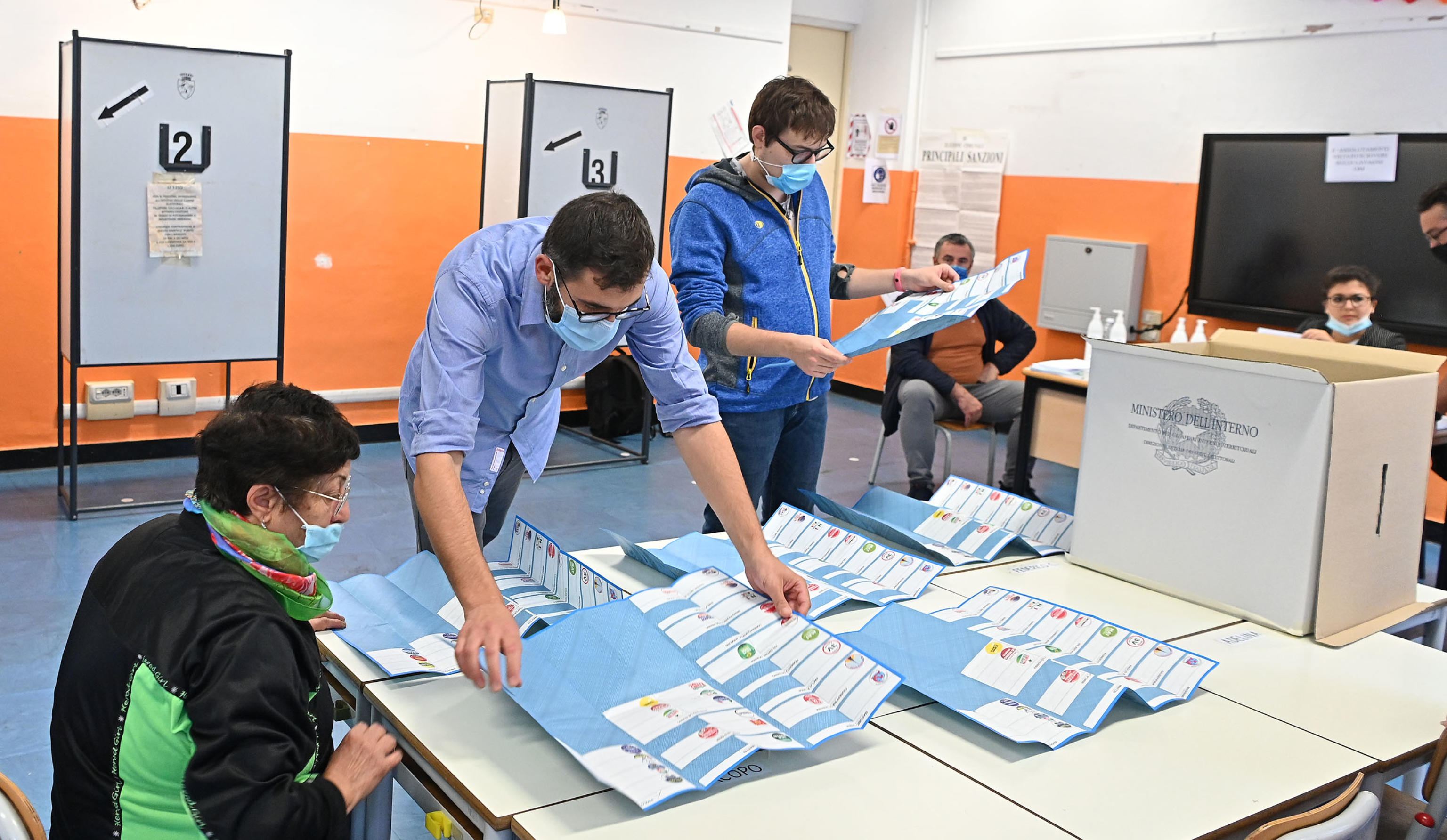 Amministrative: il frutto amaro della democrazia sospesa