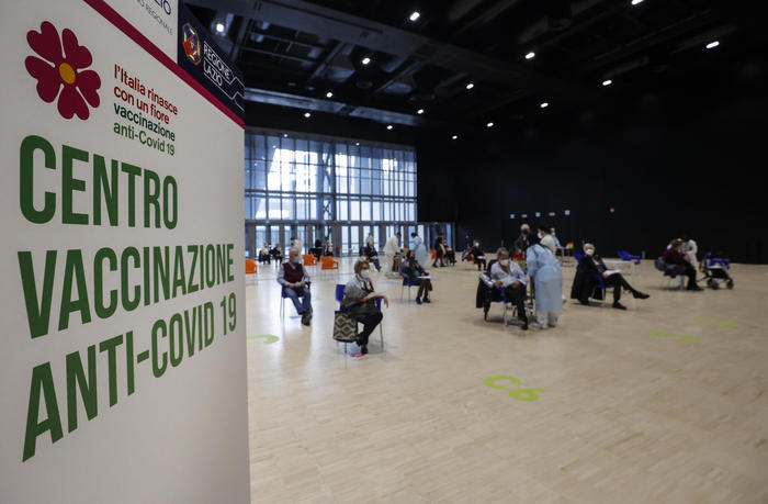 Terza dose per over 60 e “fragili”: semaforo verde 